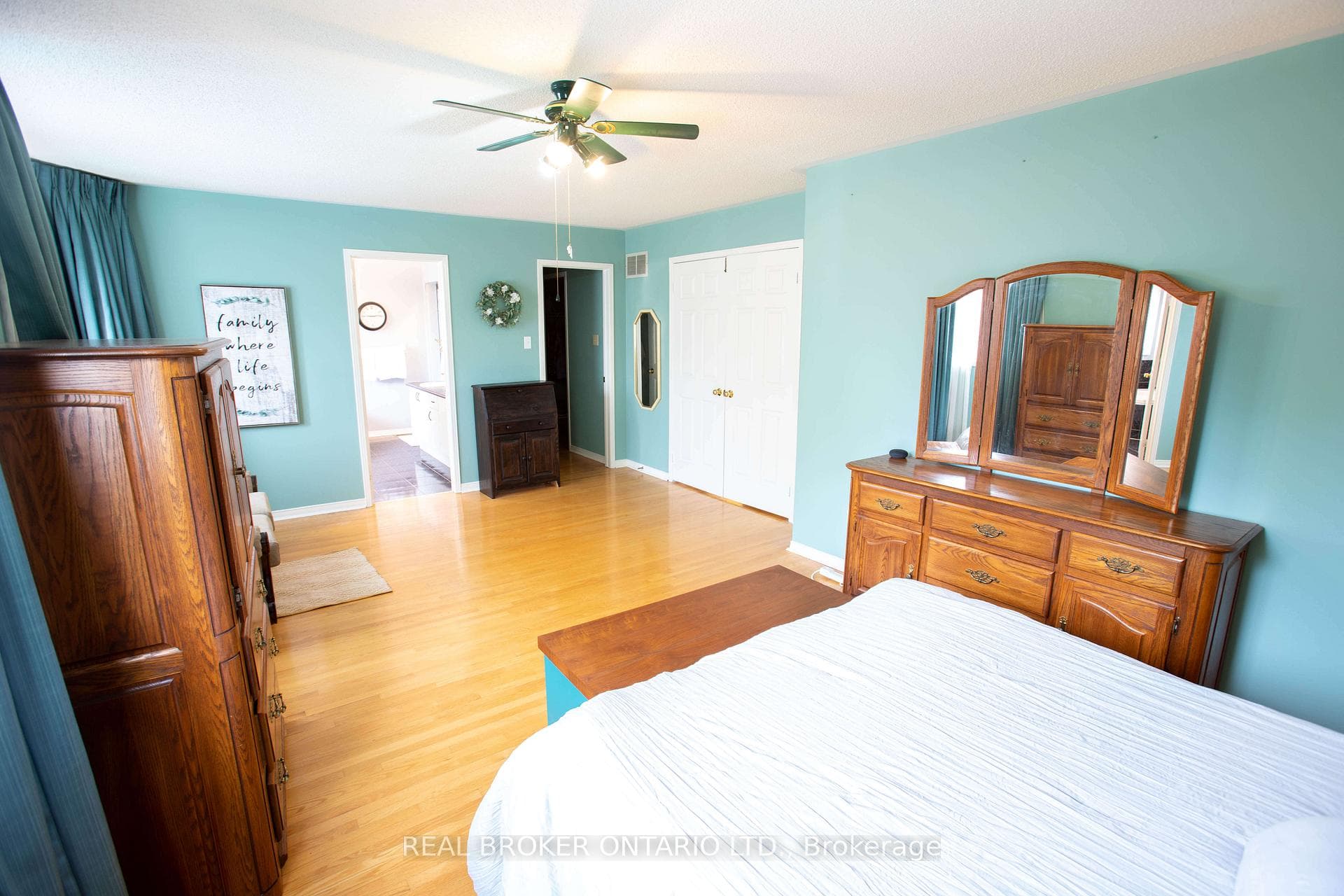 4 Black Hills Court photo 23