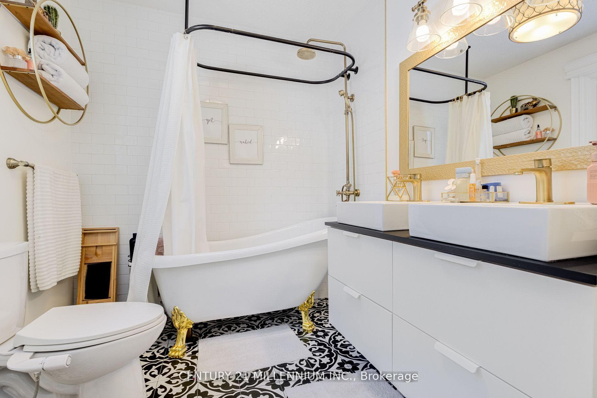 82 Holmes Drive photo 23