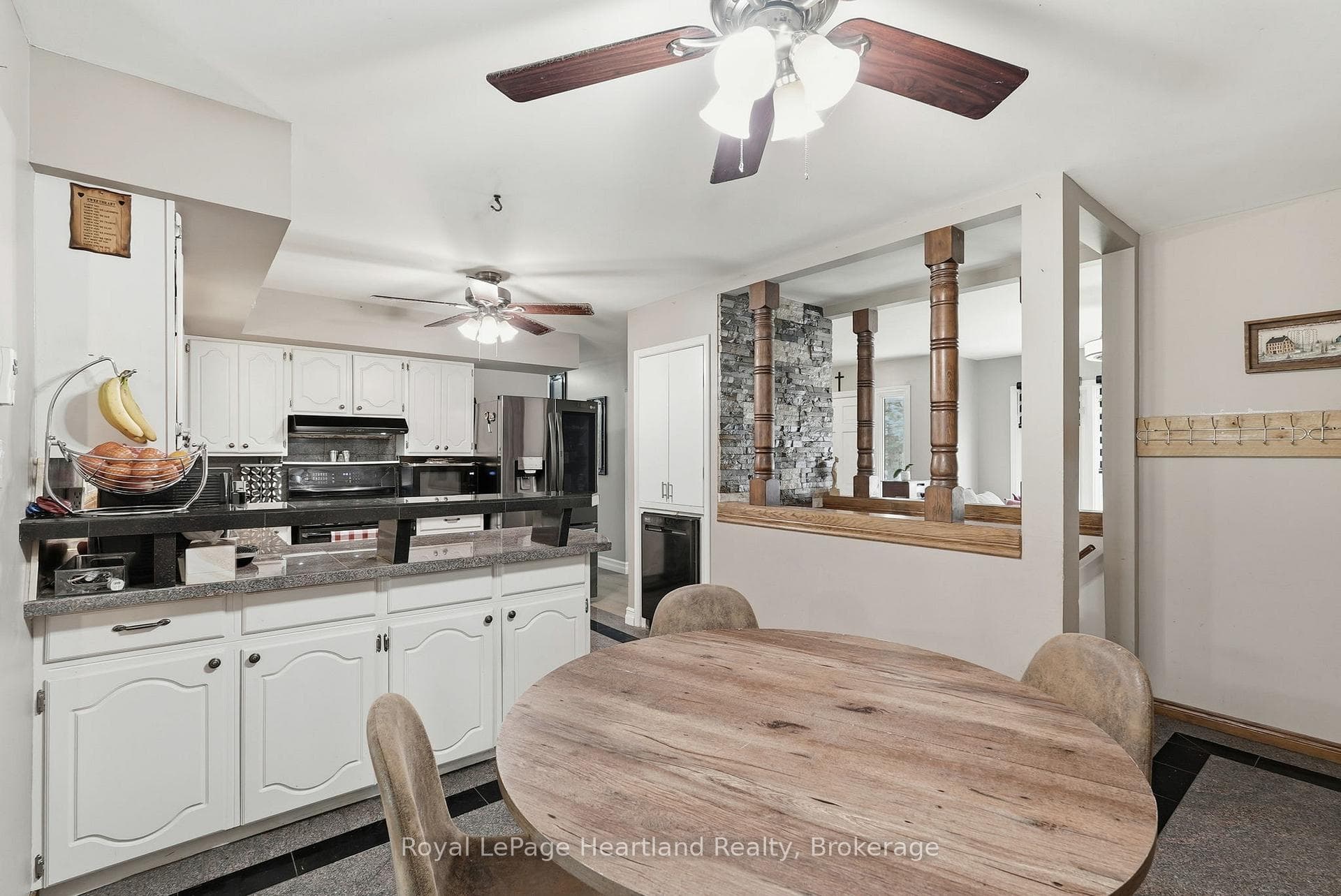 292 Wellington Street photo 9