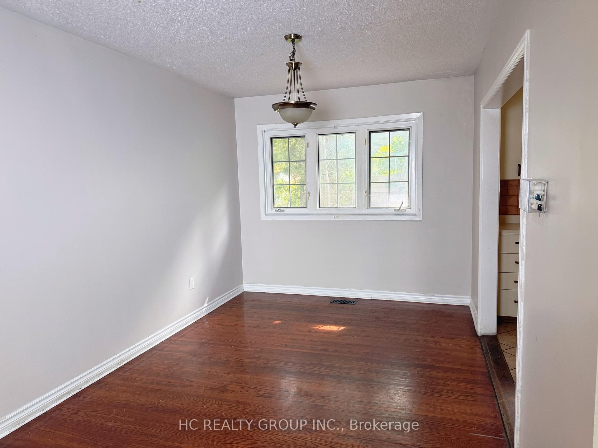 31 Roanoke Road photo 6