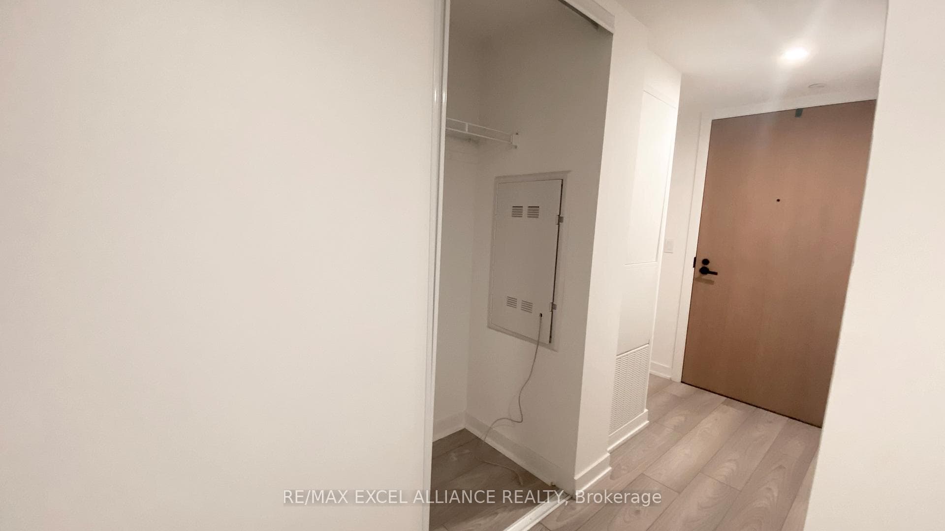 8 Tippett Road Unit 330 photo 6