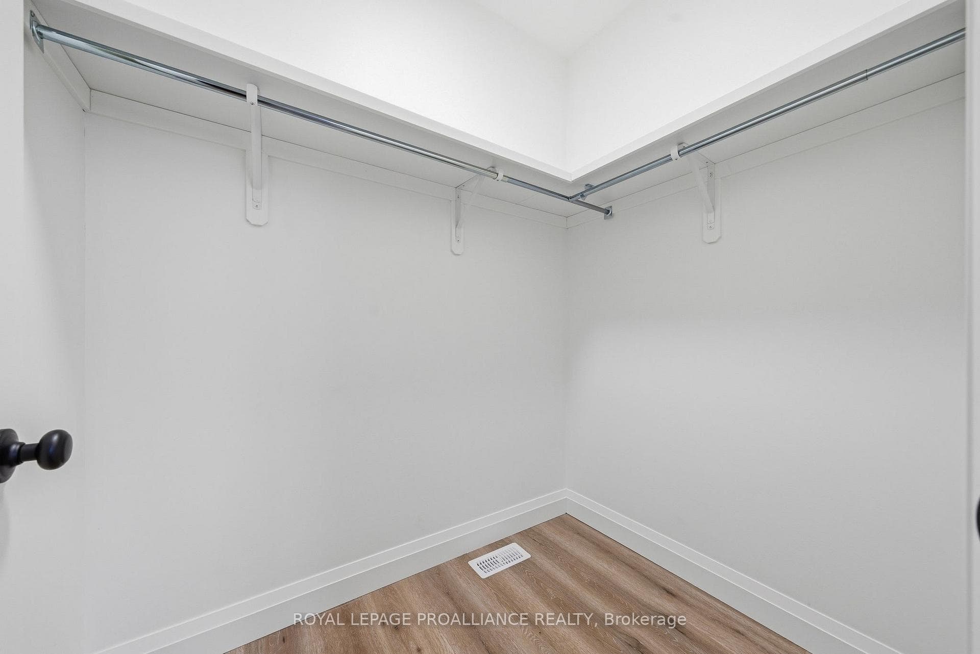 152 Bay Street photo 31
