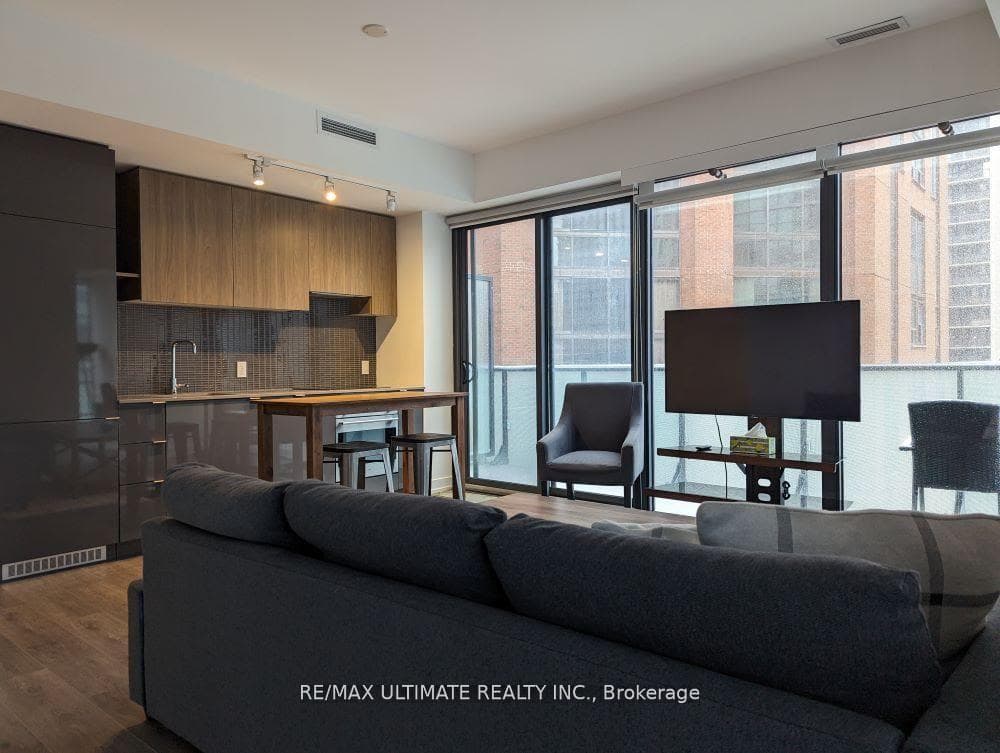 161 Roehampton Avenue Unit 701 photo 17