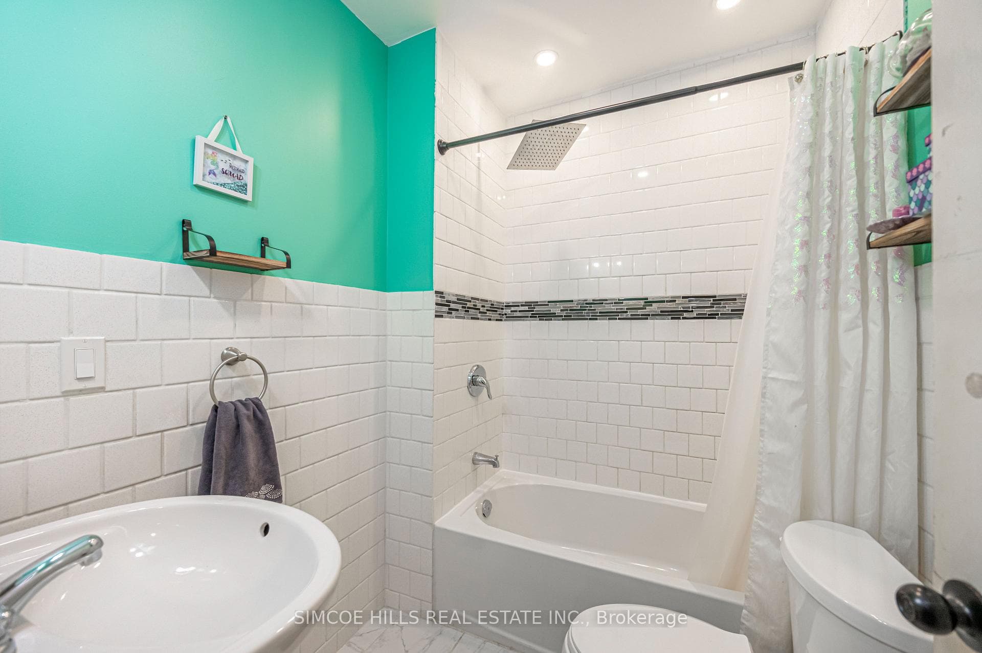 260 Charles Street photo 13