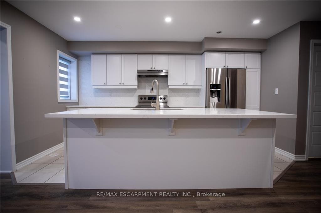 560 Allport Gate photo 8