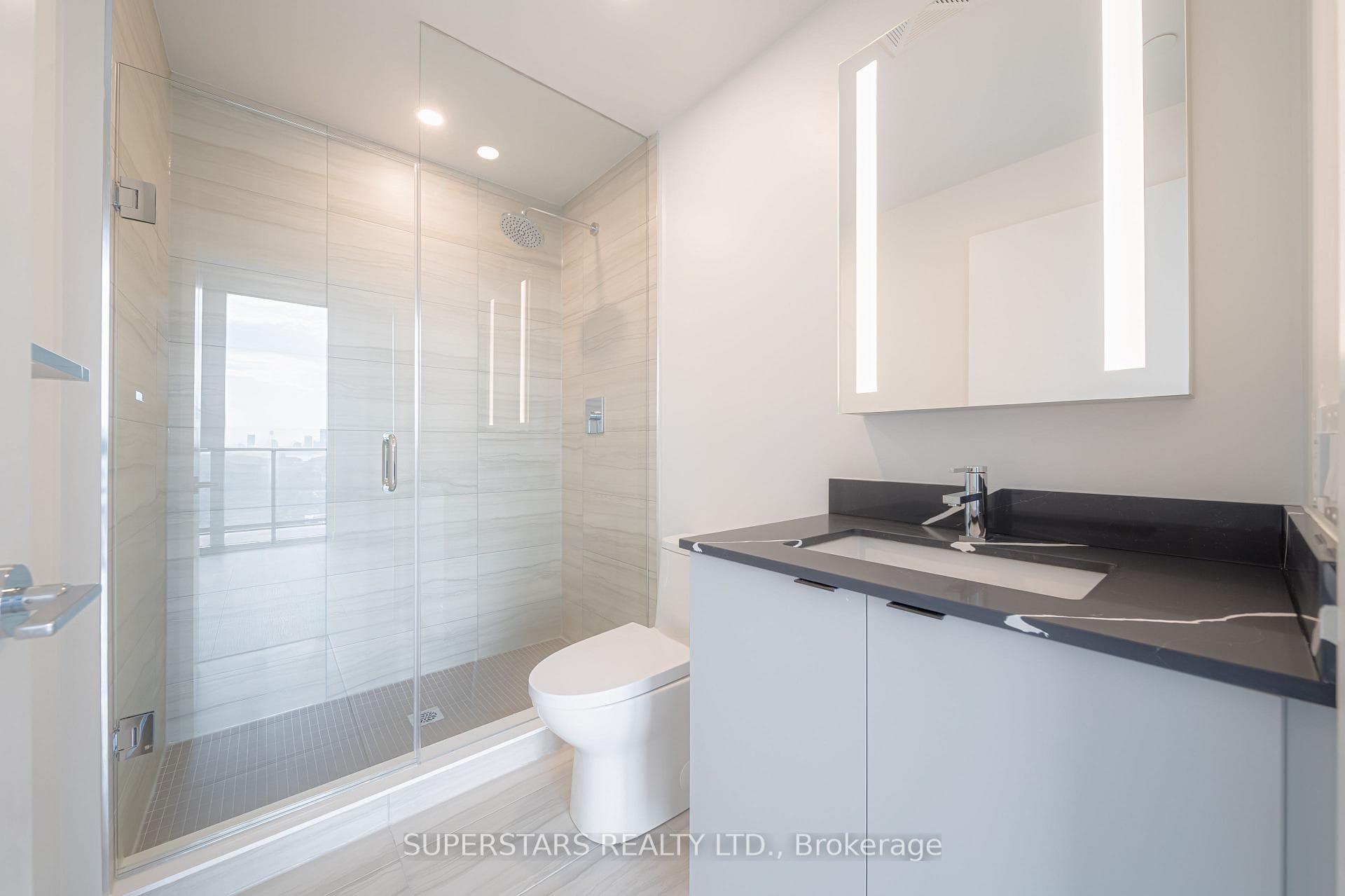 285 Dufferin Street Unit 1124 photo 14