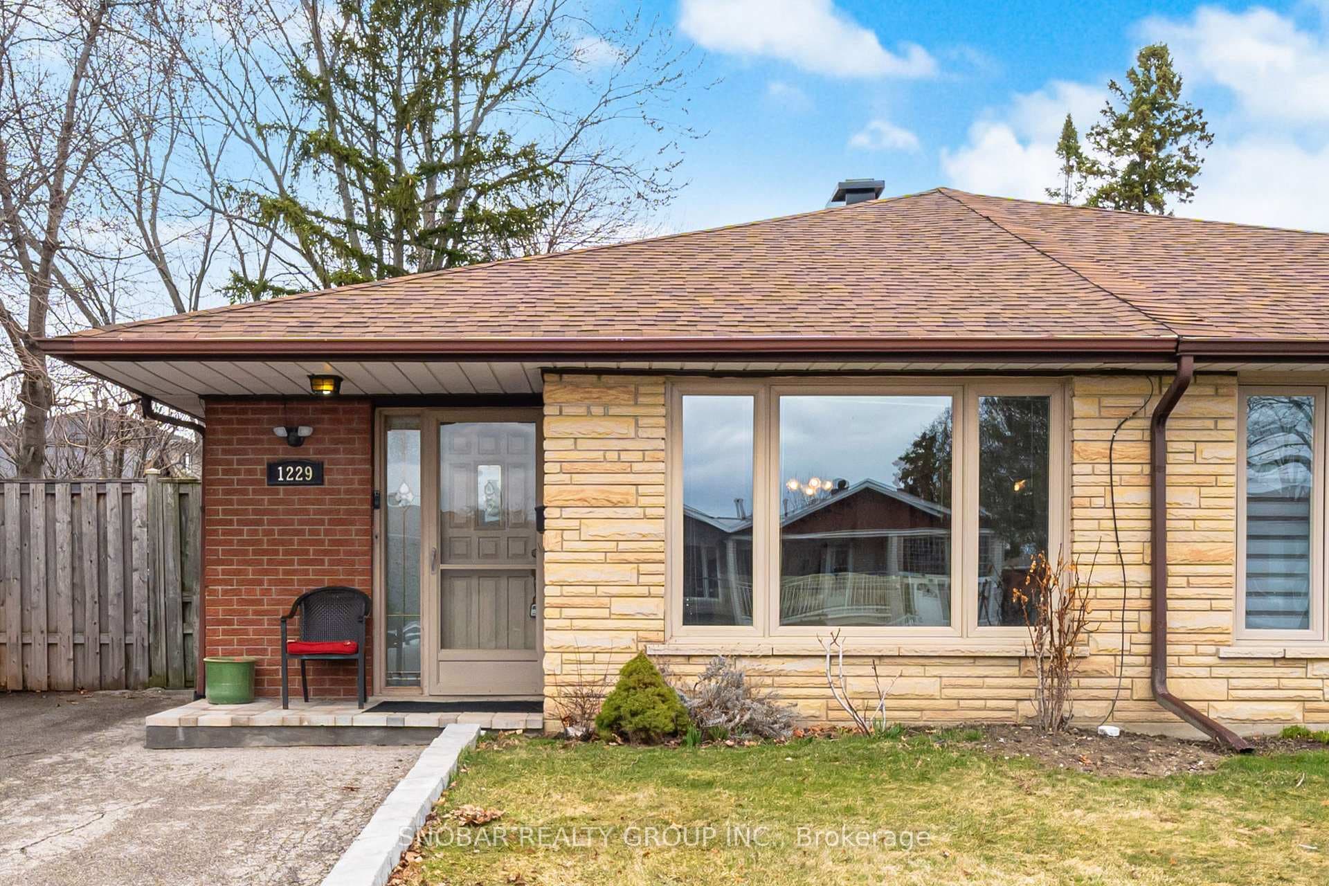 1229 Shadeland Drive photo 1