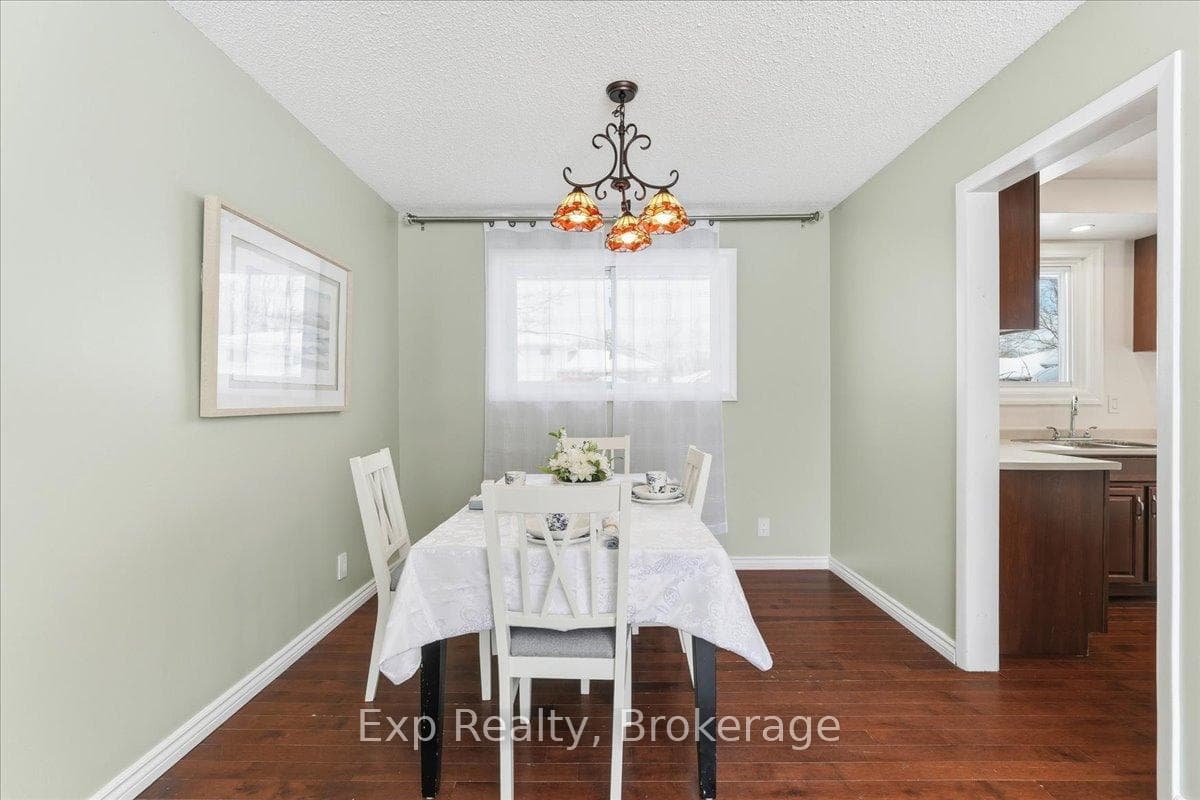 15 Thorncliffe Drive photo 9