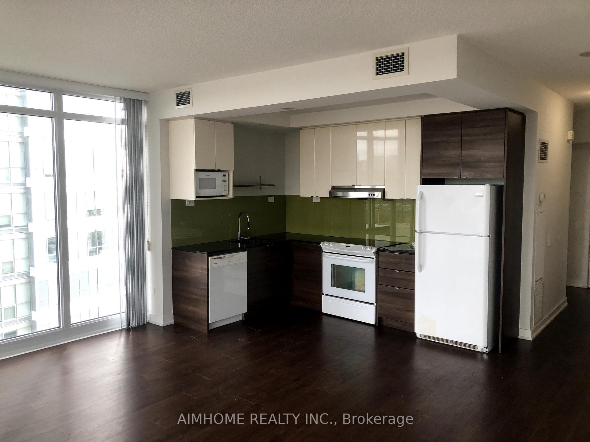 121 Mcmahon Drive Unit 1108 photo 3