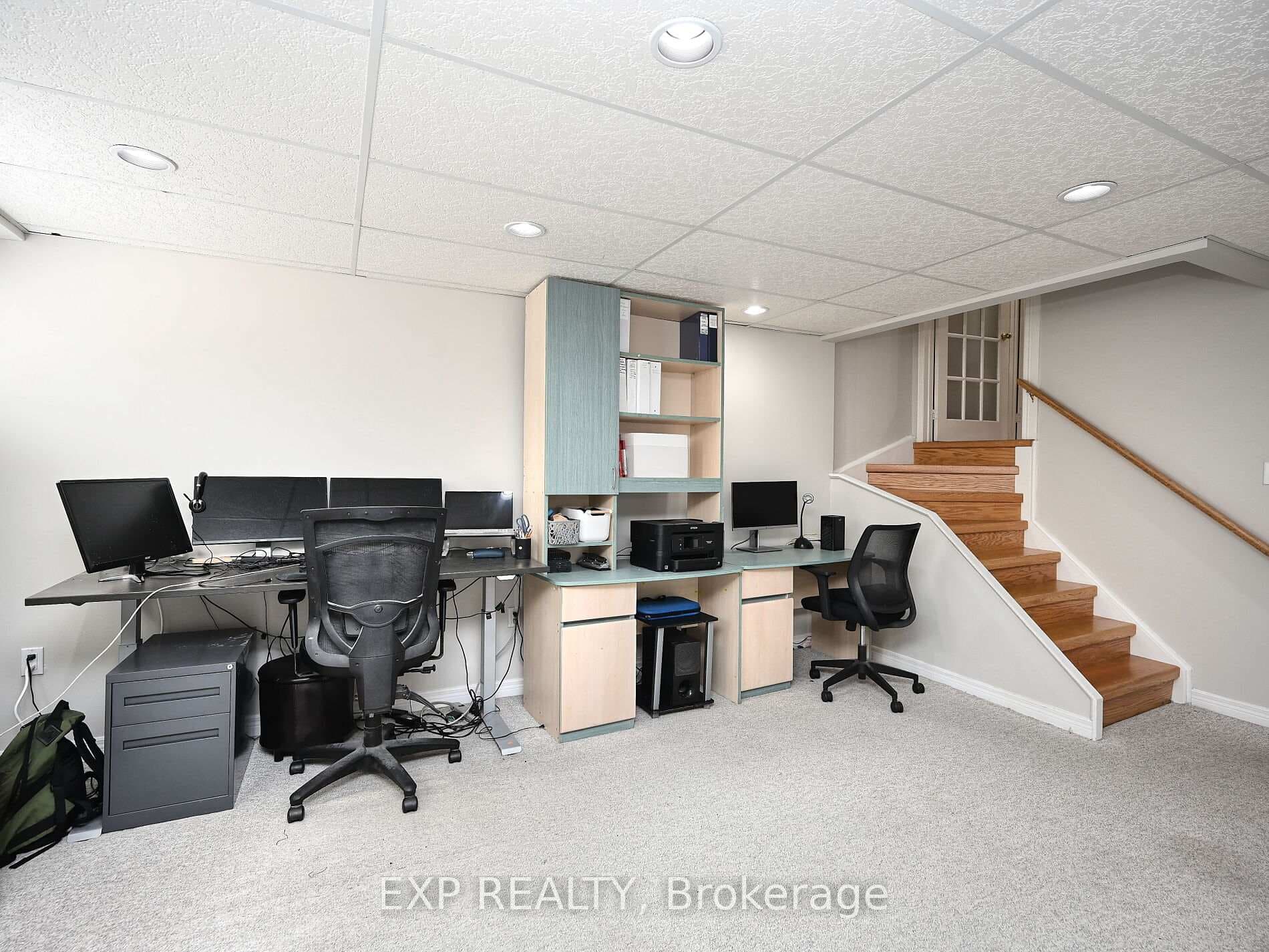 140 GATWICK Drive photo 39