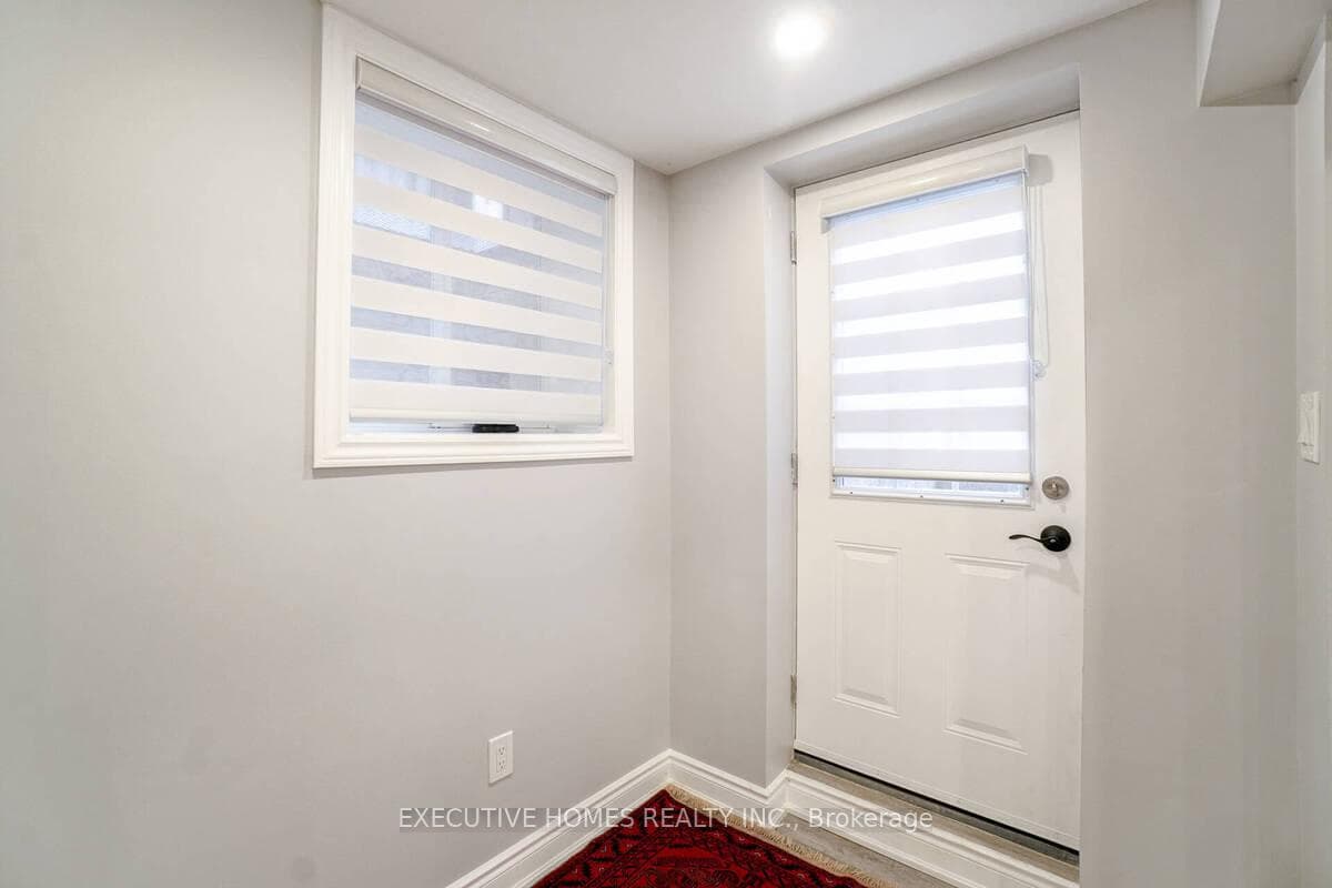 348 wrigglesworth Crescent Unit lower photo 24