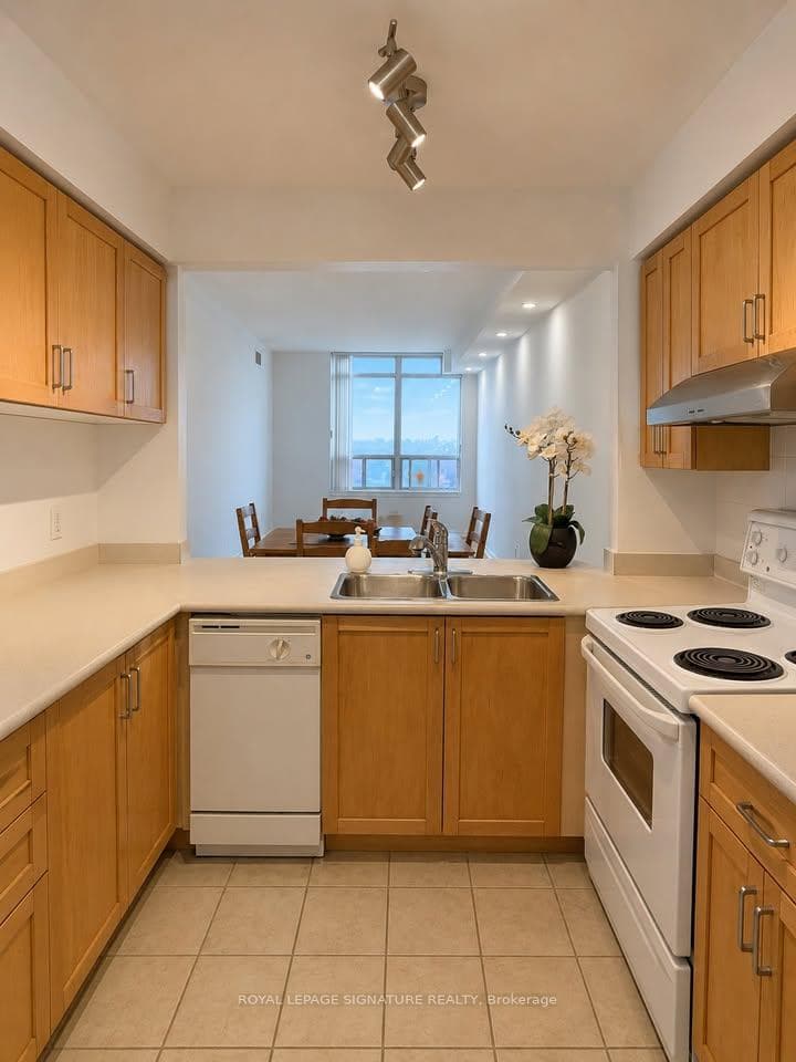 8 Hillcrest Avenue Unit 1908 photo 3