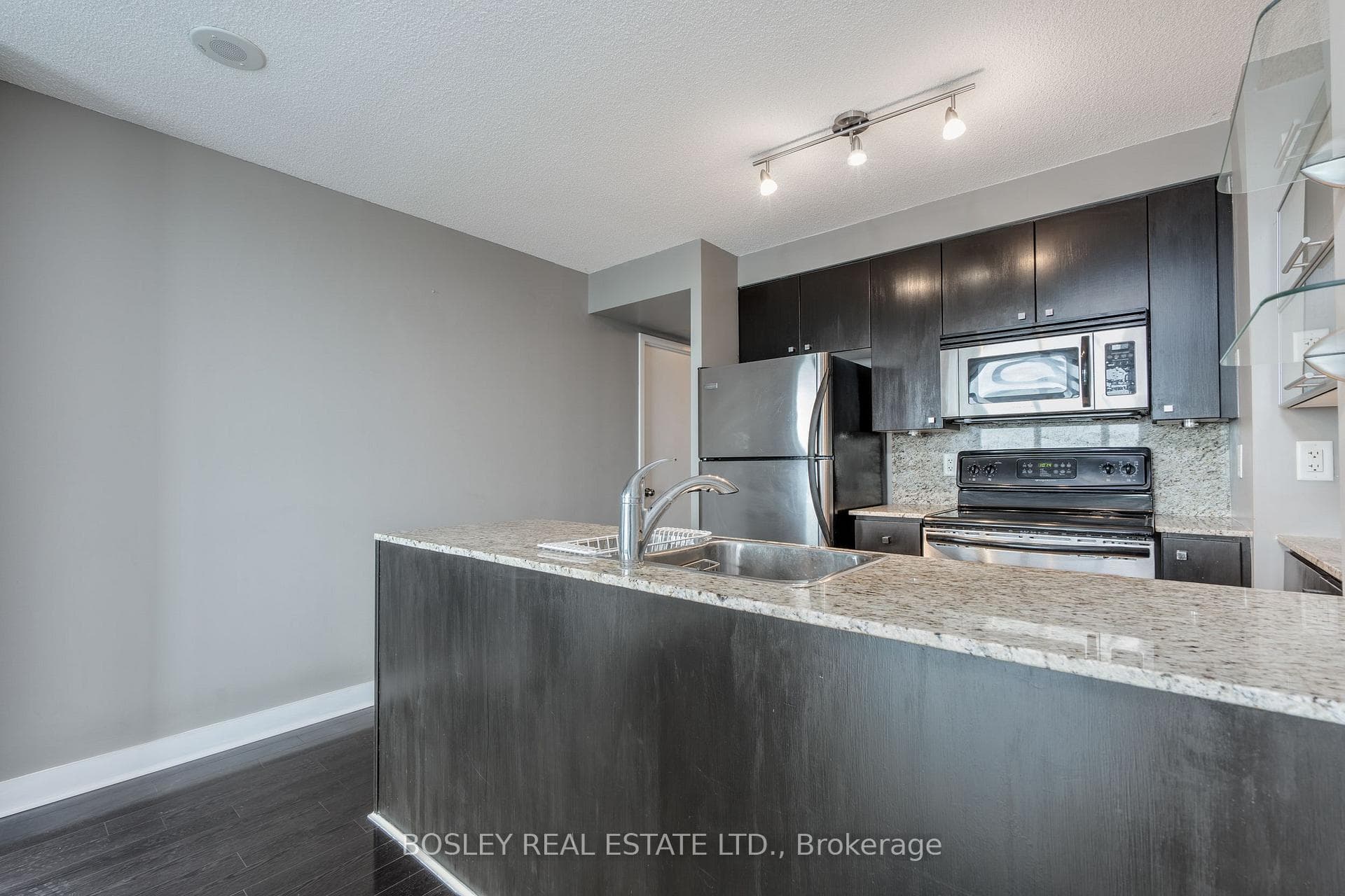 11 Brunel Court Unit 5002 photo 13