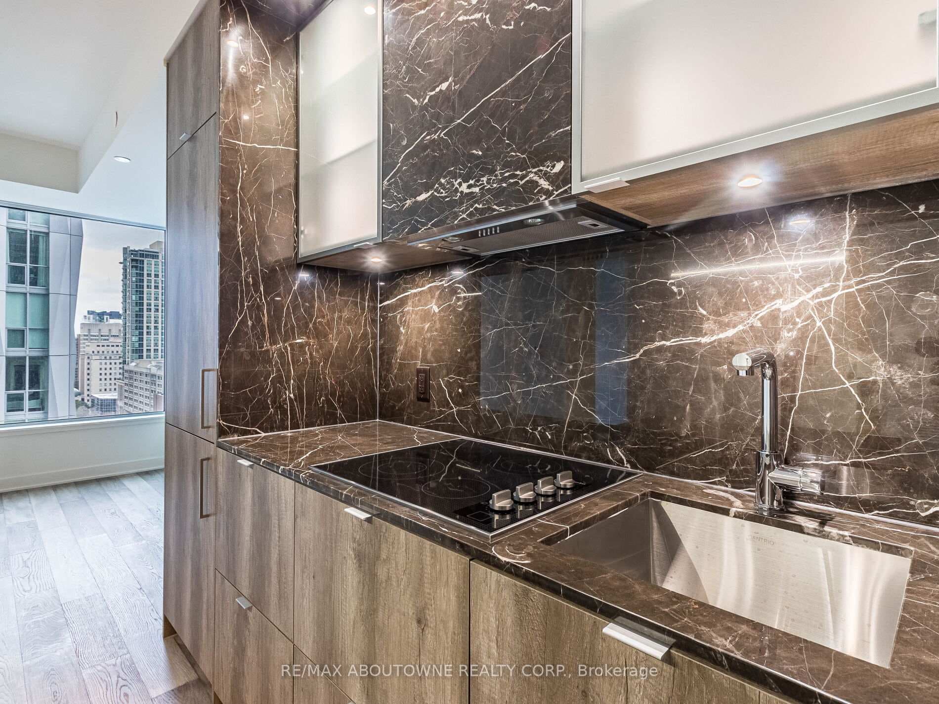11 Yorkville Avenue Unit 1409 photo 10