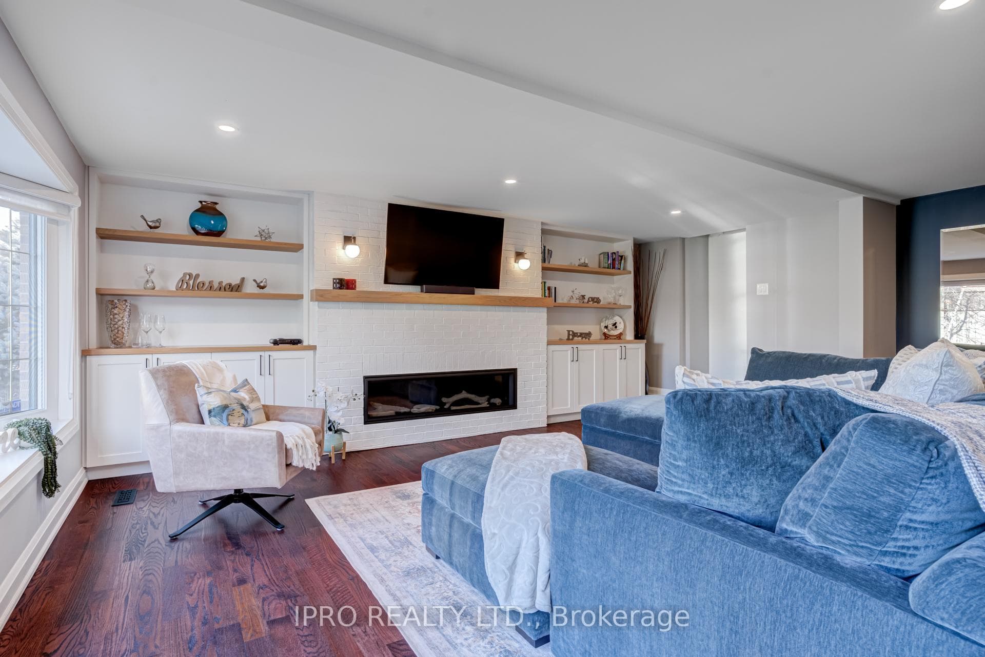 43 Ferndale Crescent photo 9