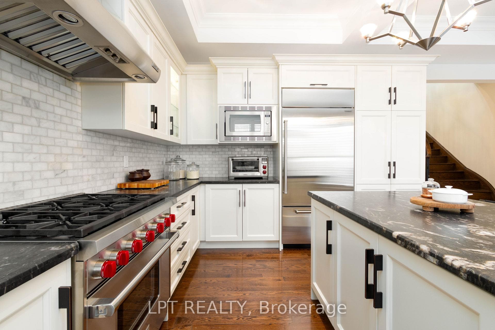 113 Burns Boulevard photo 11