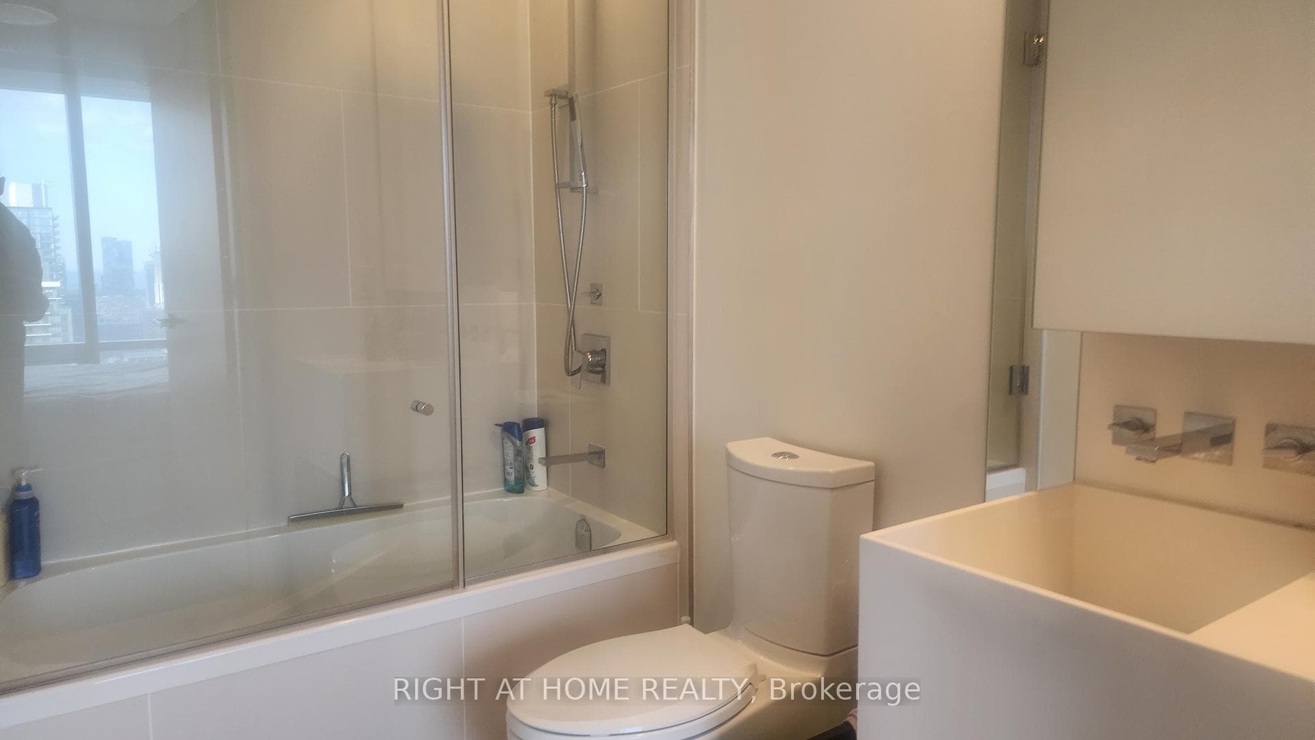 1 Bloor Street Unit 3307 photo 22