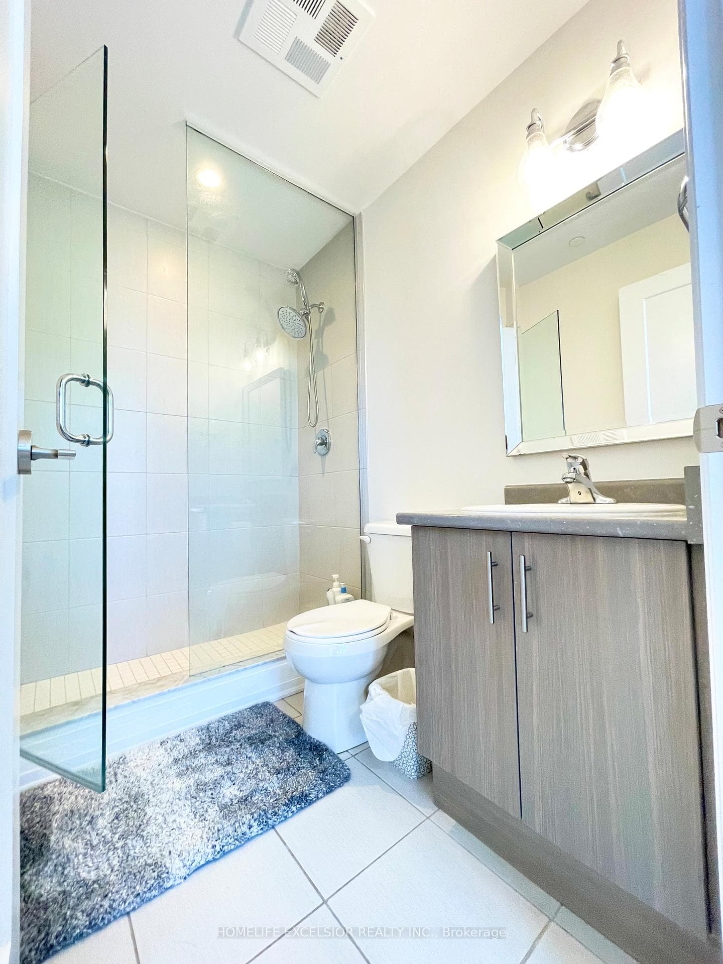10 Concord Place Unit 109 photo 12