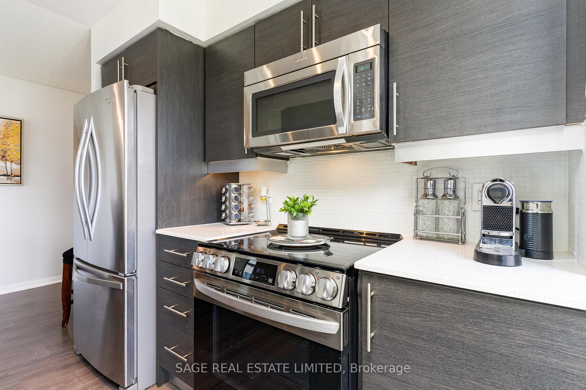 35 Bastion Street Unit 1019 photo 9