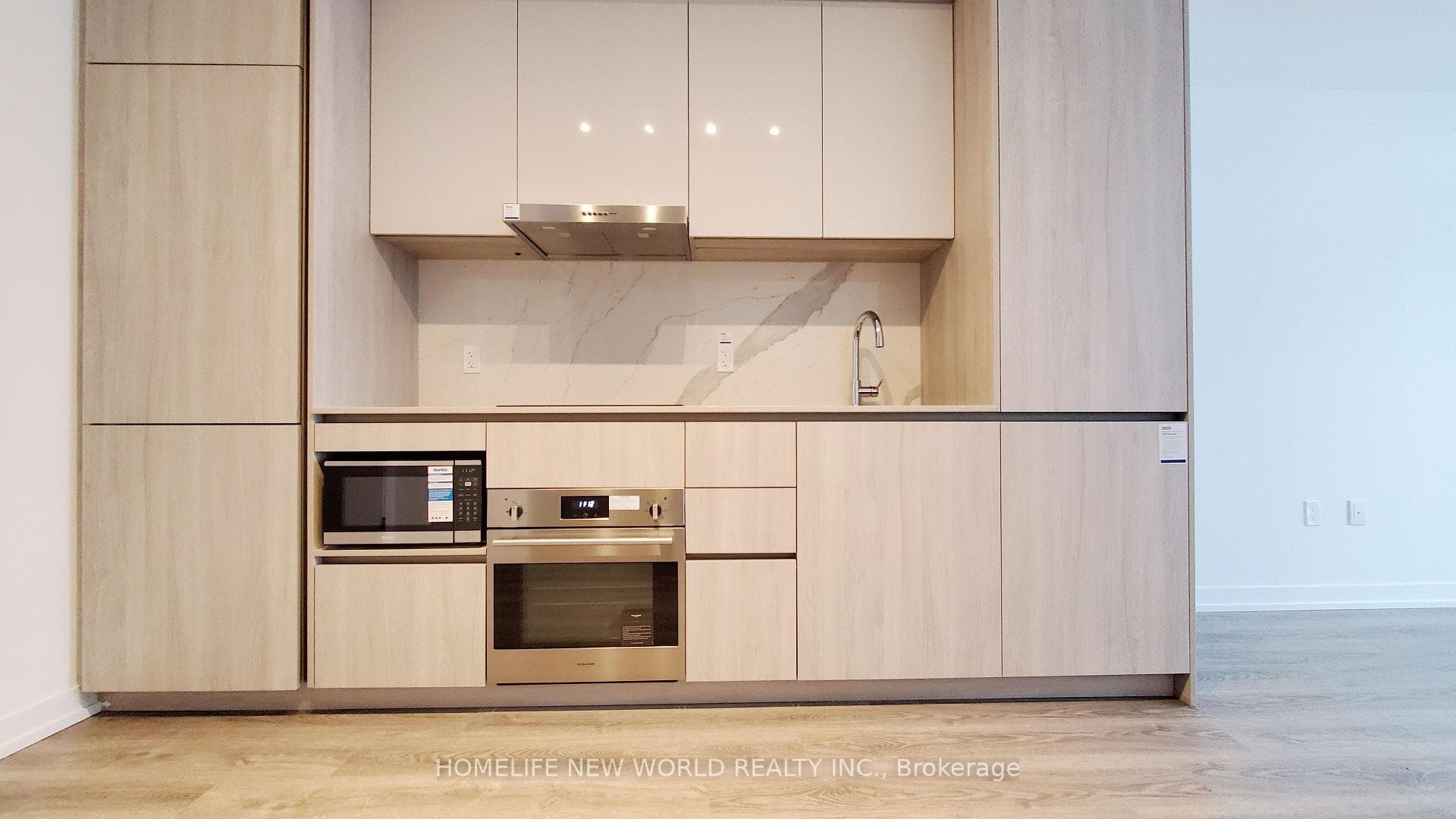 8 Interchange Way Unit 5805 photo 5