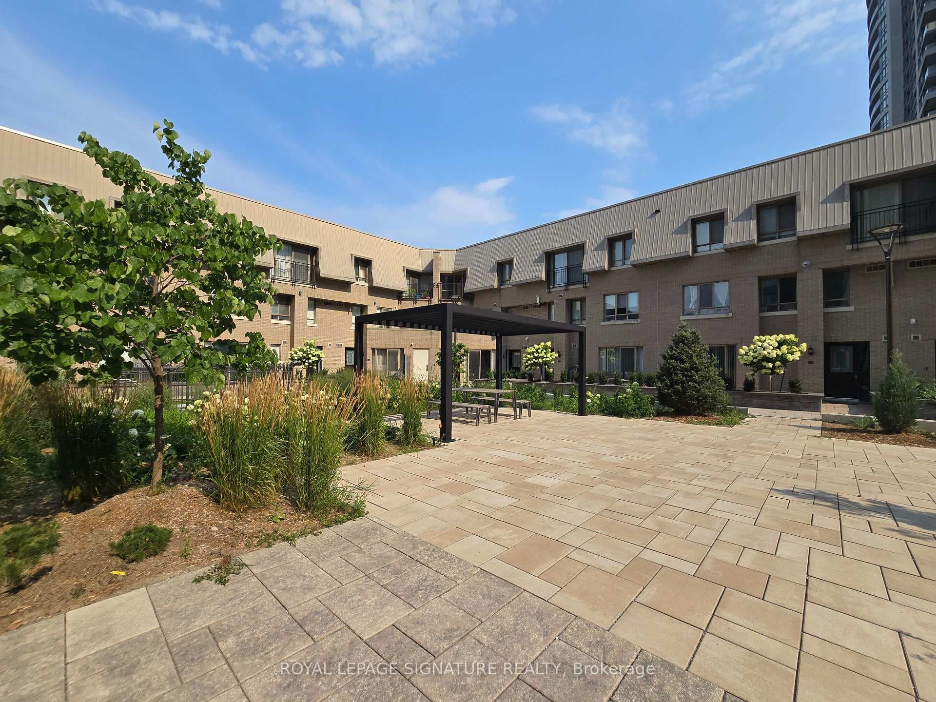 38 Hollywood Avenue Unit 317 photo 17