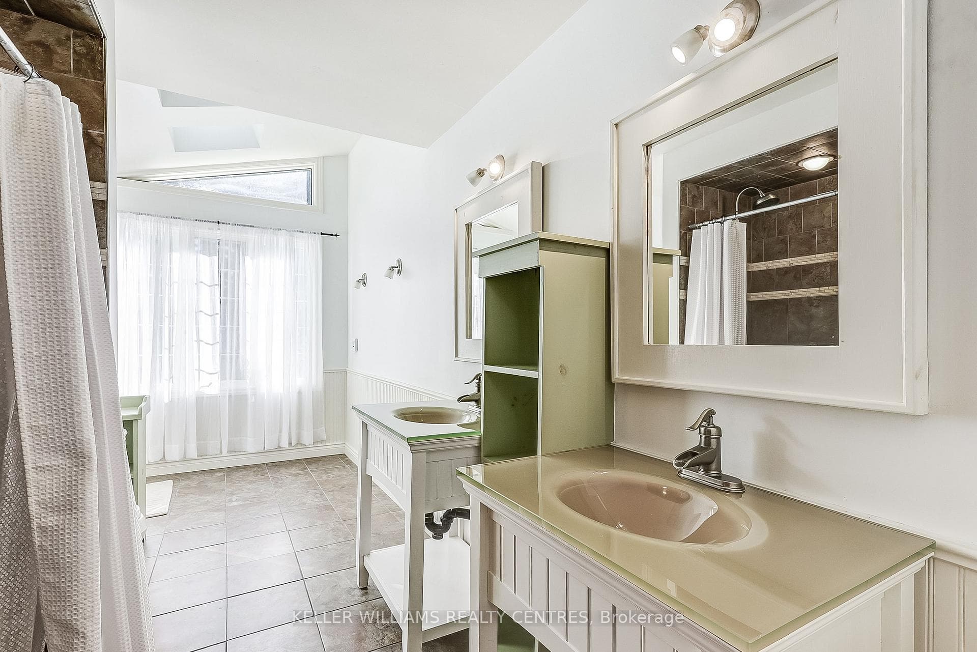 16073 Warden Avenue photo 22