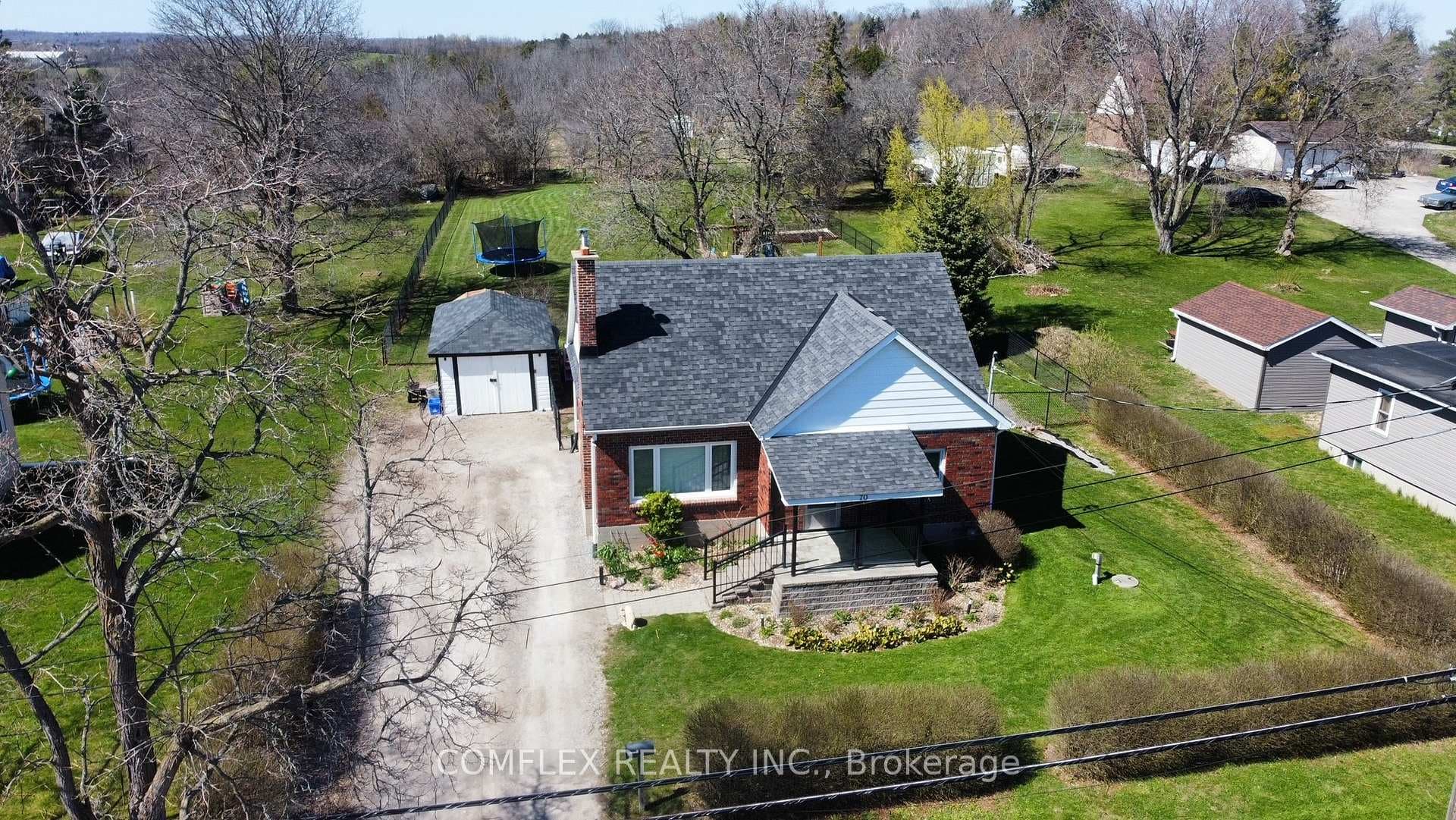 70 Valleyview Avenue photo 1