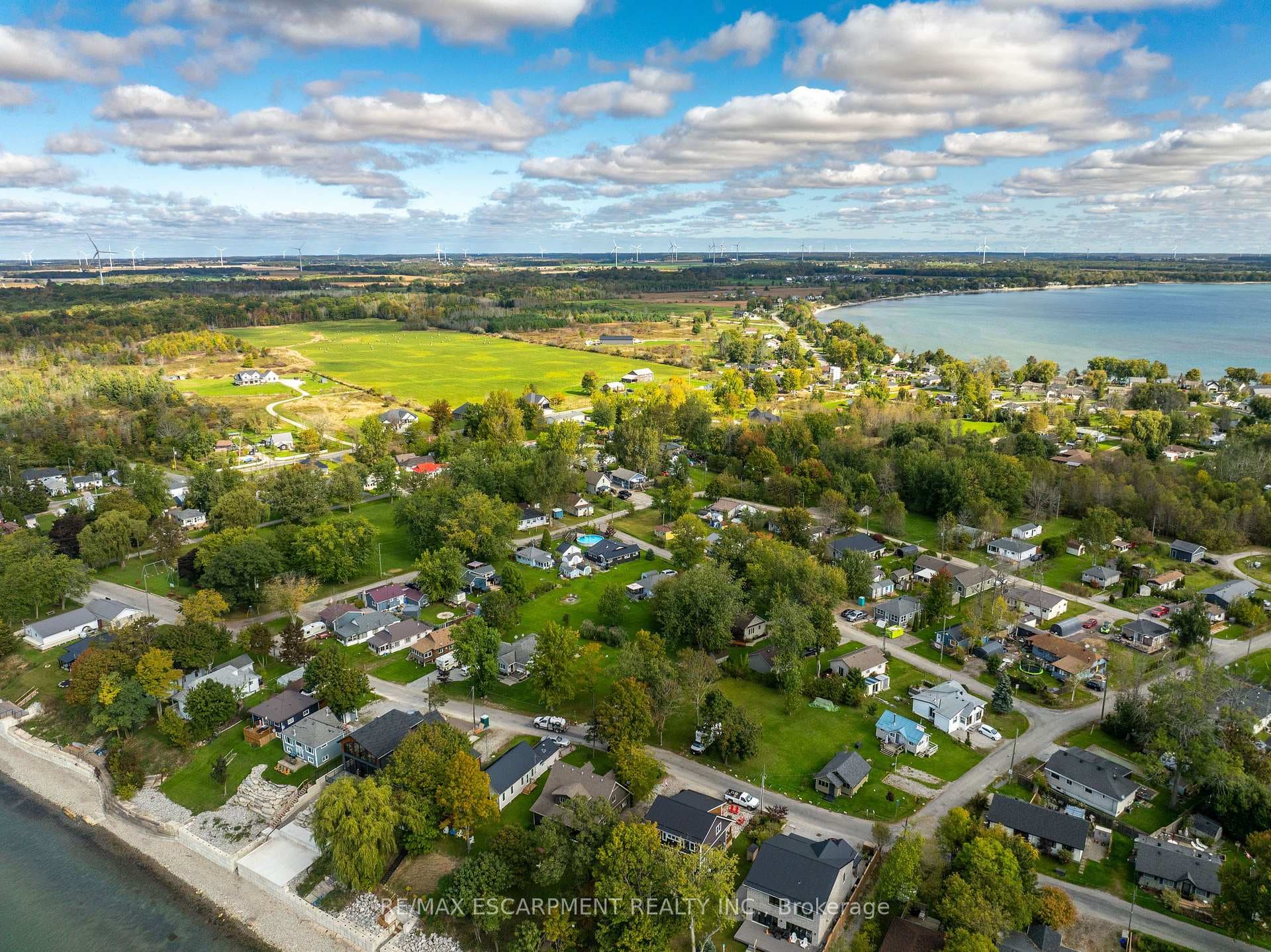 39 Lakeside Drive photo 13