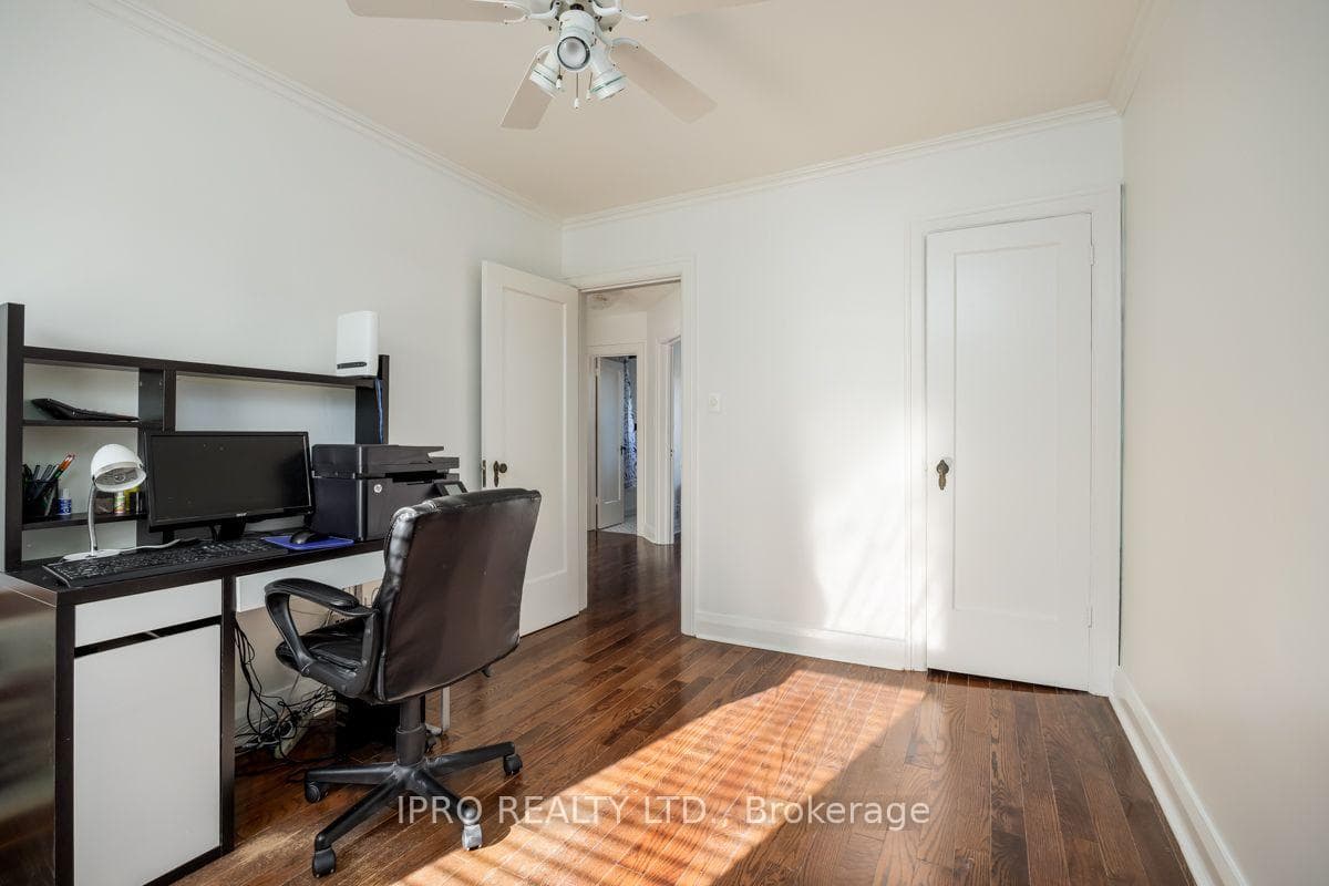 121 Memorial Park Avenue photo 9
