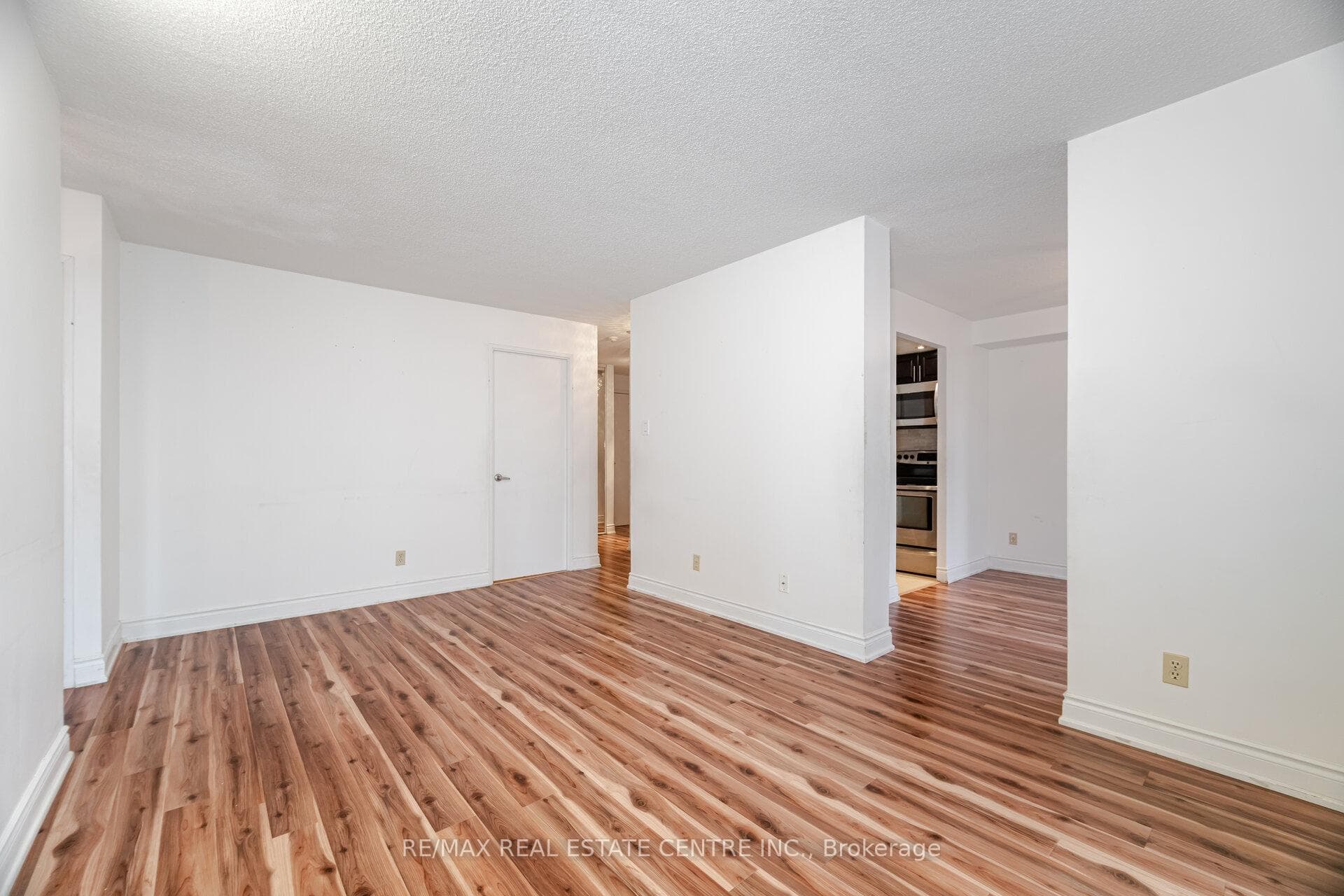 115 Hillcrest Avenue Unit 811 photo 6
