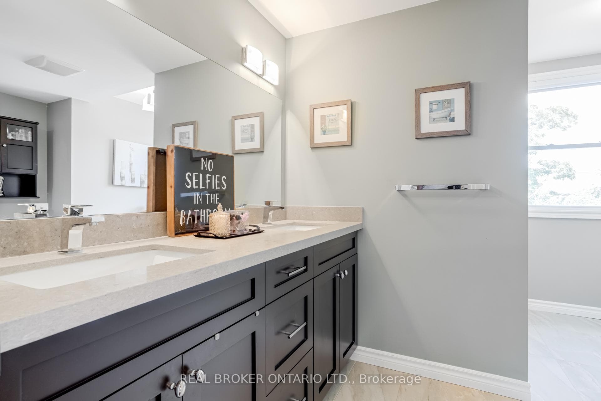2054 Pelee Boulevard photo 24
