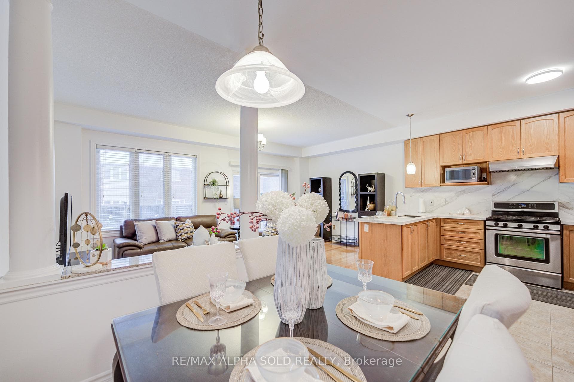 74 Evershot Crescent photo 16