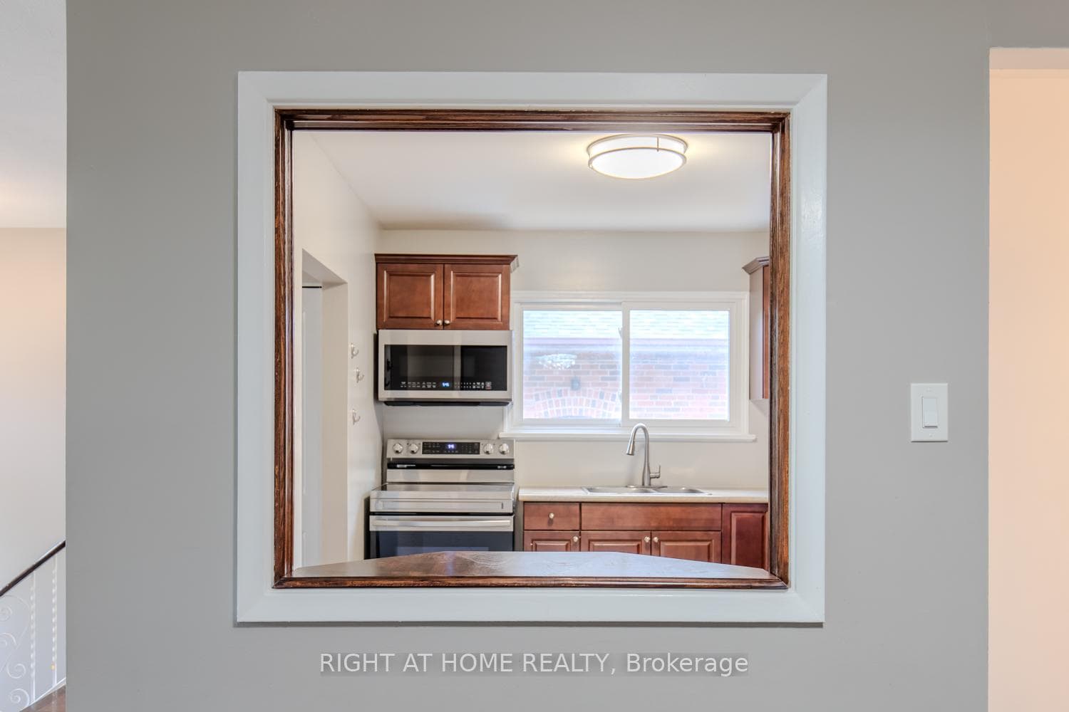 12 Murellen Crescent photo 6