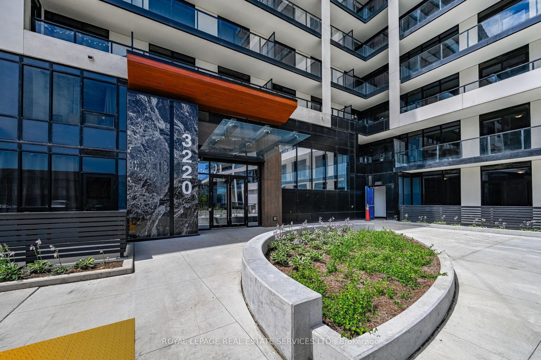 Perfect Blend of Modern Living & Luxury Amenities!