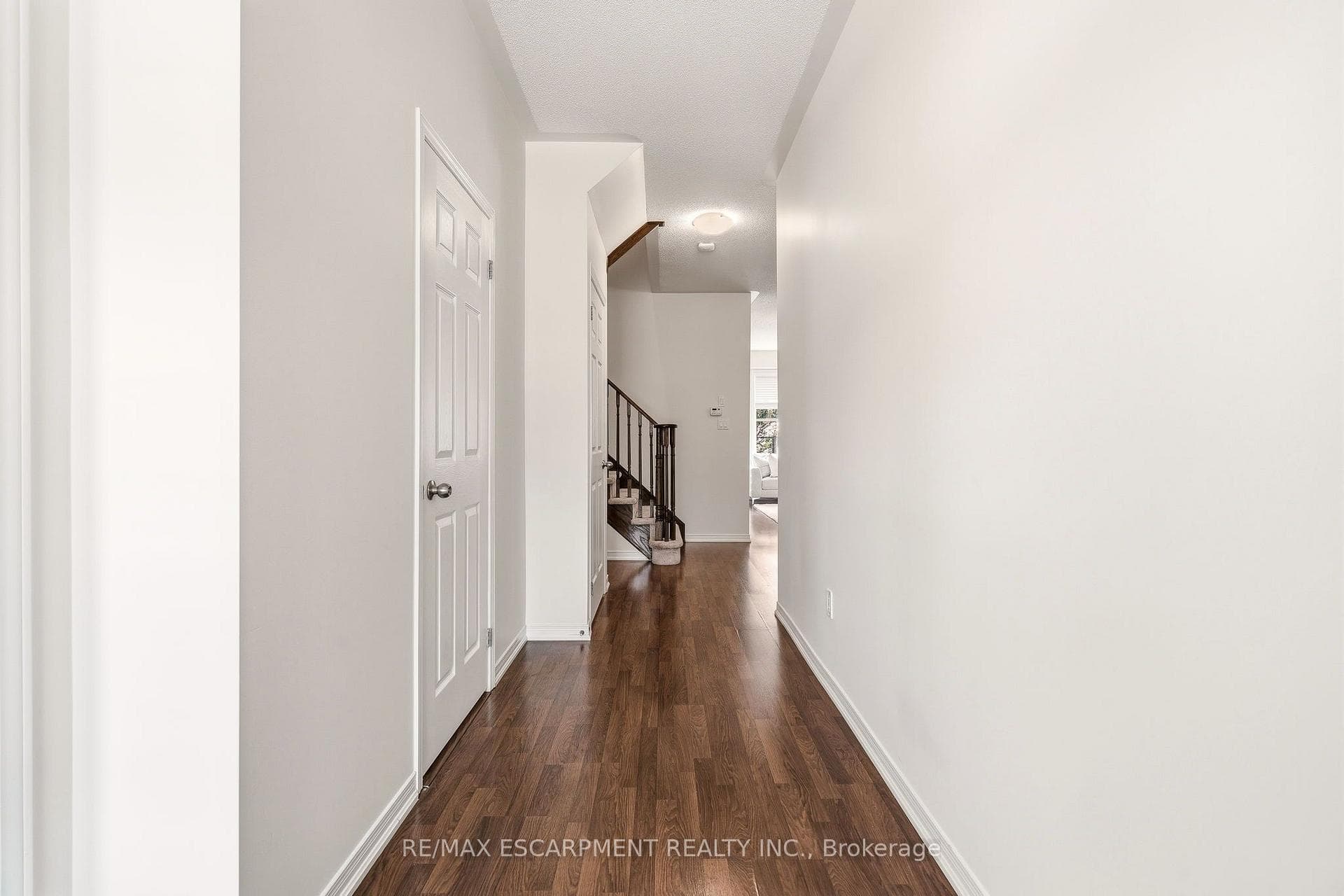 215 Nisbet Boulevard photo 5