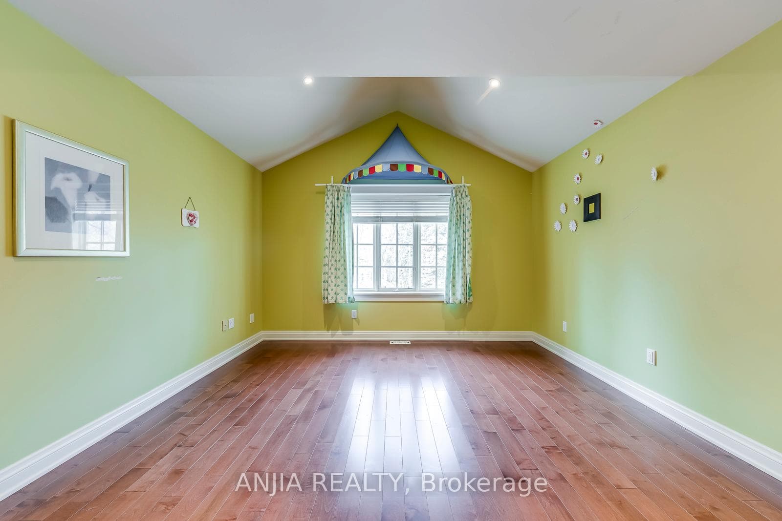 376 Lakeshore Road photo 30