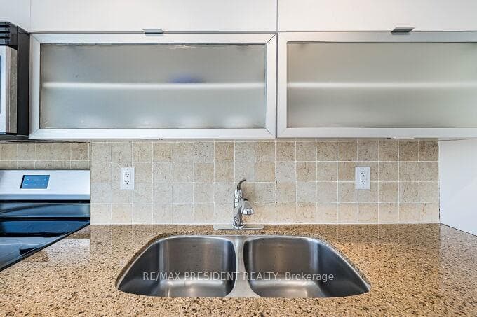 80 Western Battery Road Unit 1010 photo 22