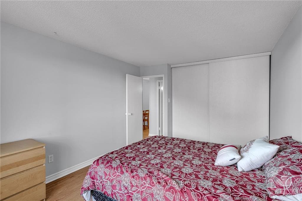 1081 AMBLESIDE Drive Unit 712 photo 16