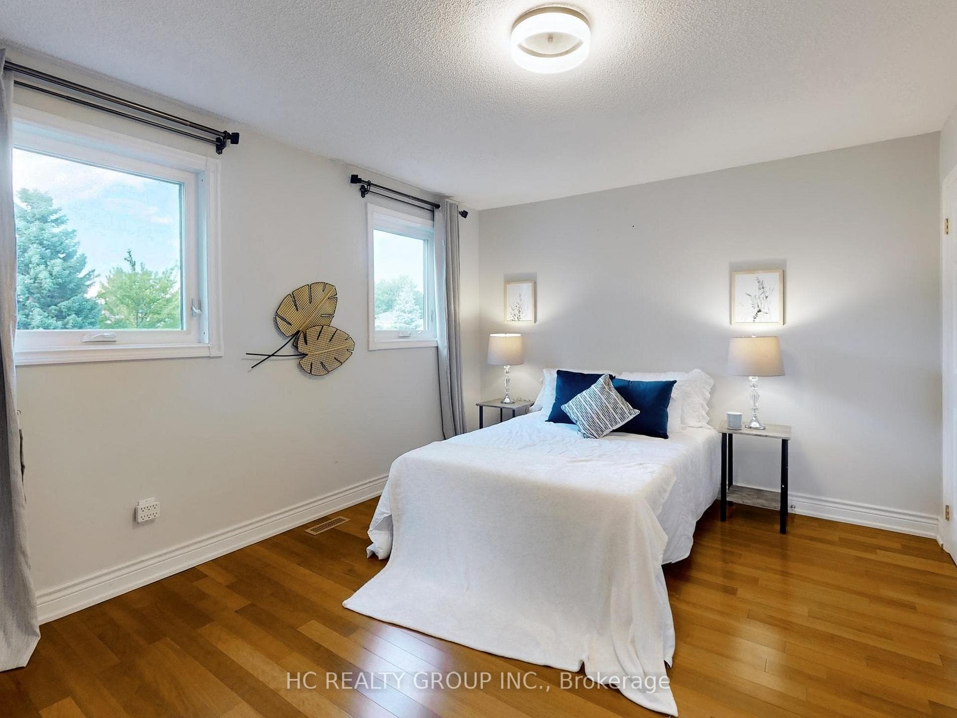 154 Kersey Crescent photo 12