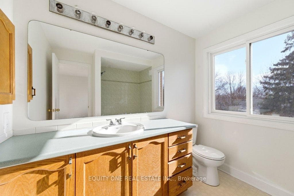 35 Willwood Crescent photo 28