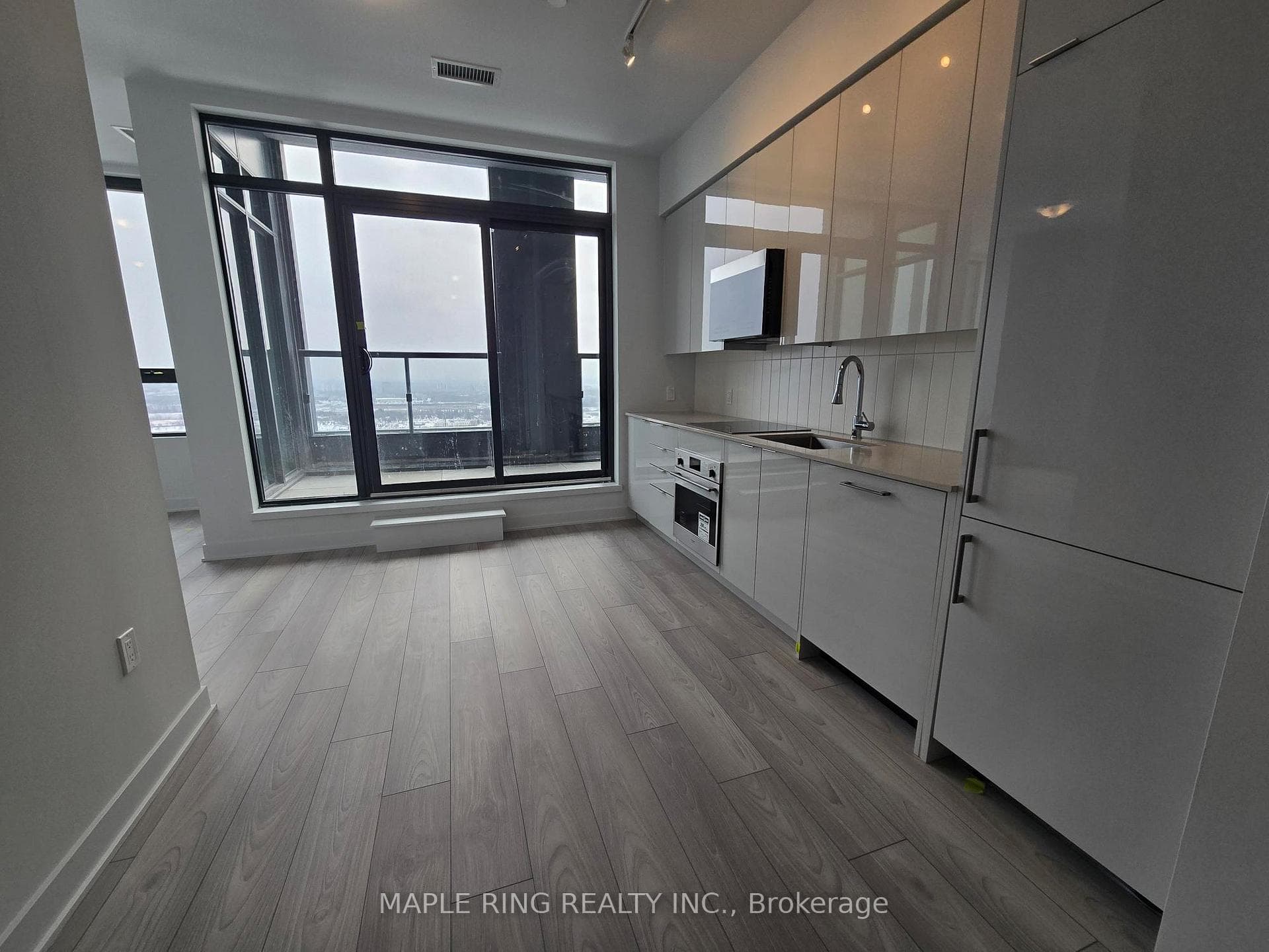 2920 Highway 7 Road Unit 3301 photo 1