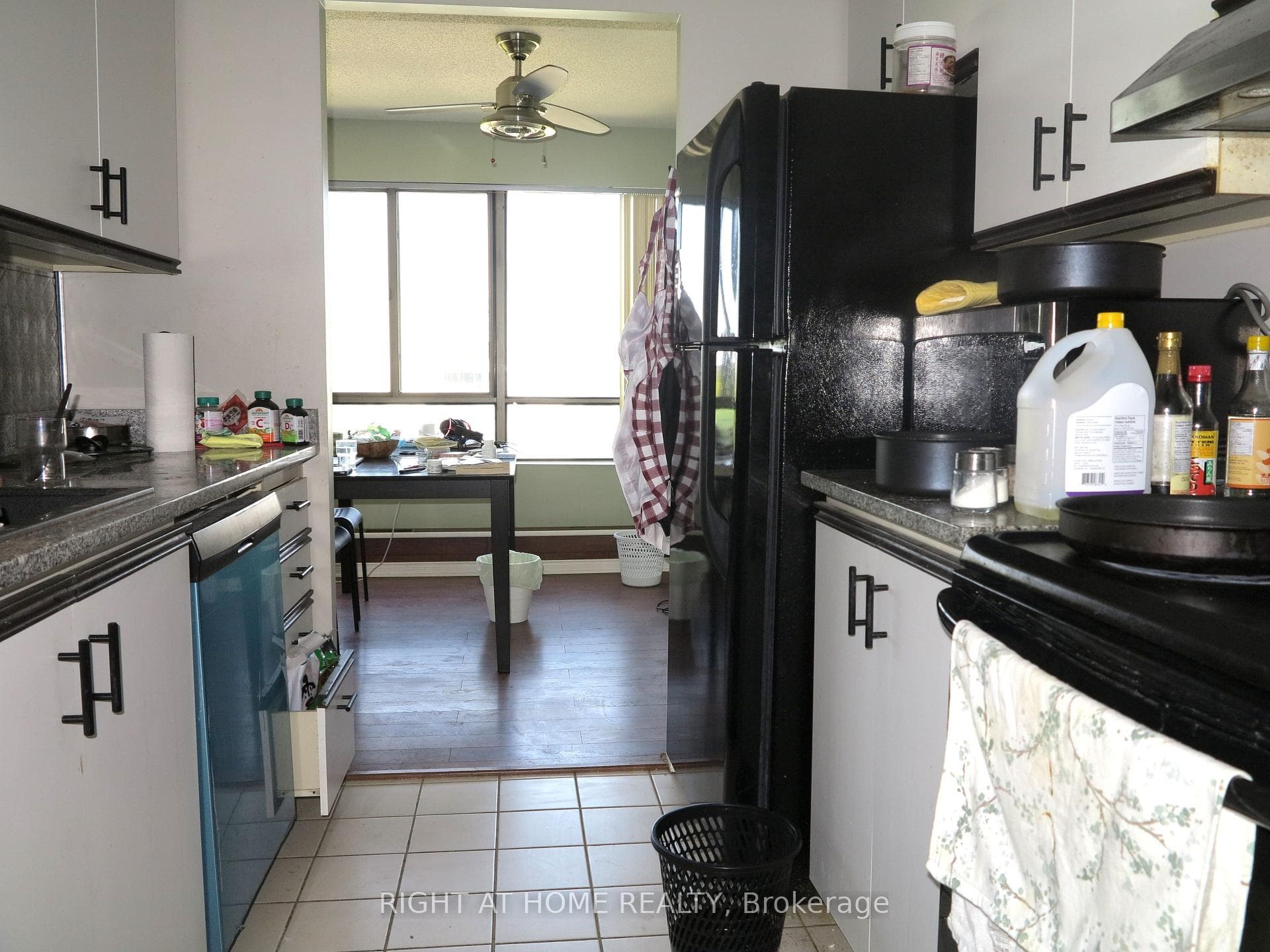 570 Proudfoot Lane Unit 1011 photo 4