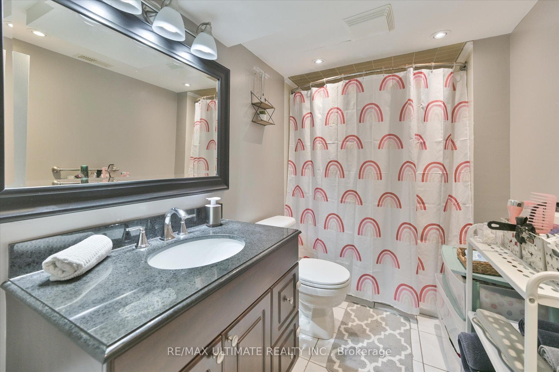 297 Thrace Avenue photo 34