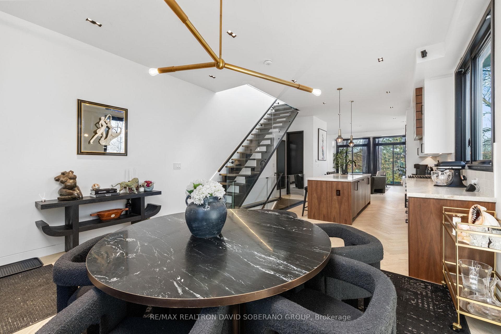 90 East Lynn Avenue photo 6