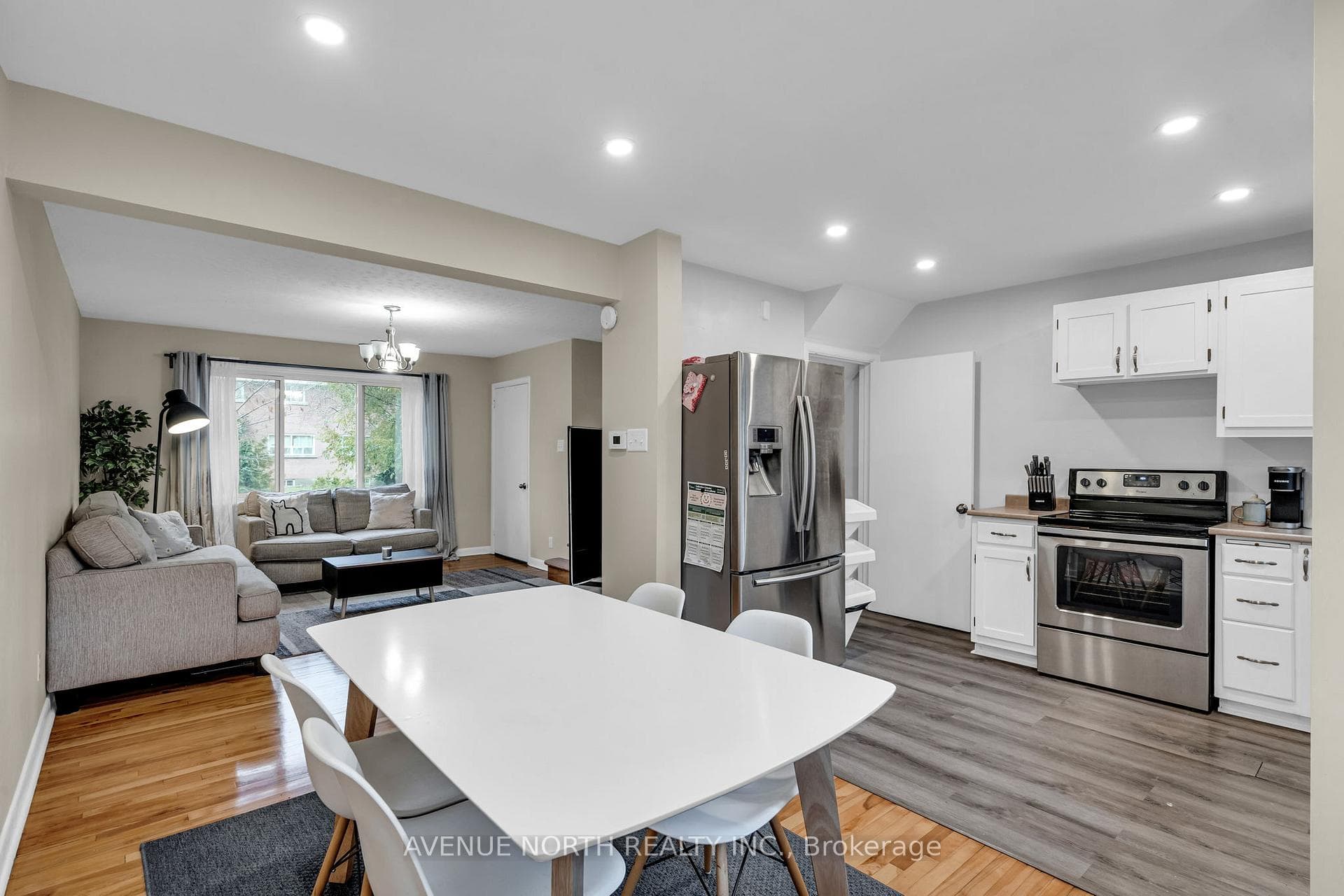 1202 Summerville Avenue photo 8