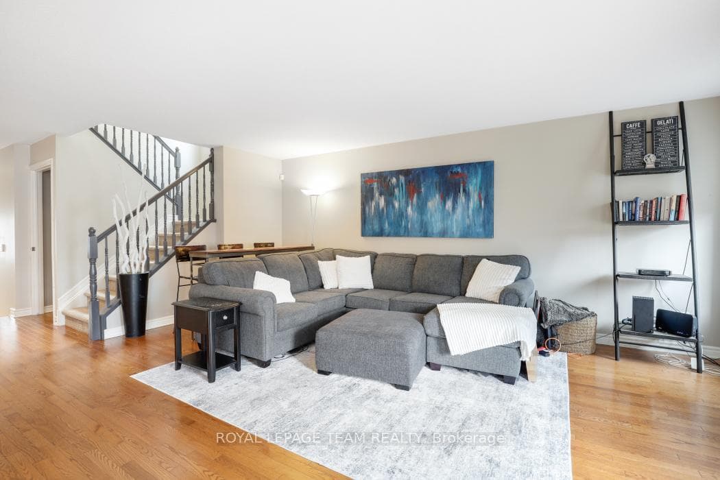406 Pillett Street photo 10