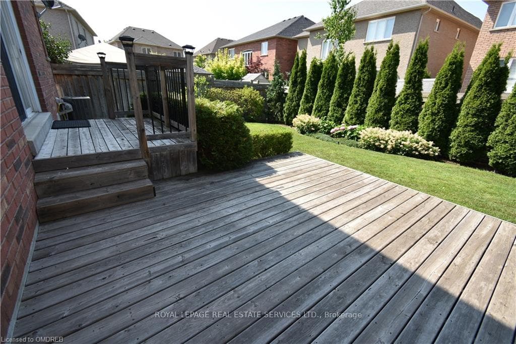 212 Beechtree Crescent photo 46