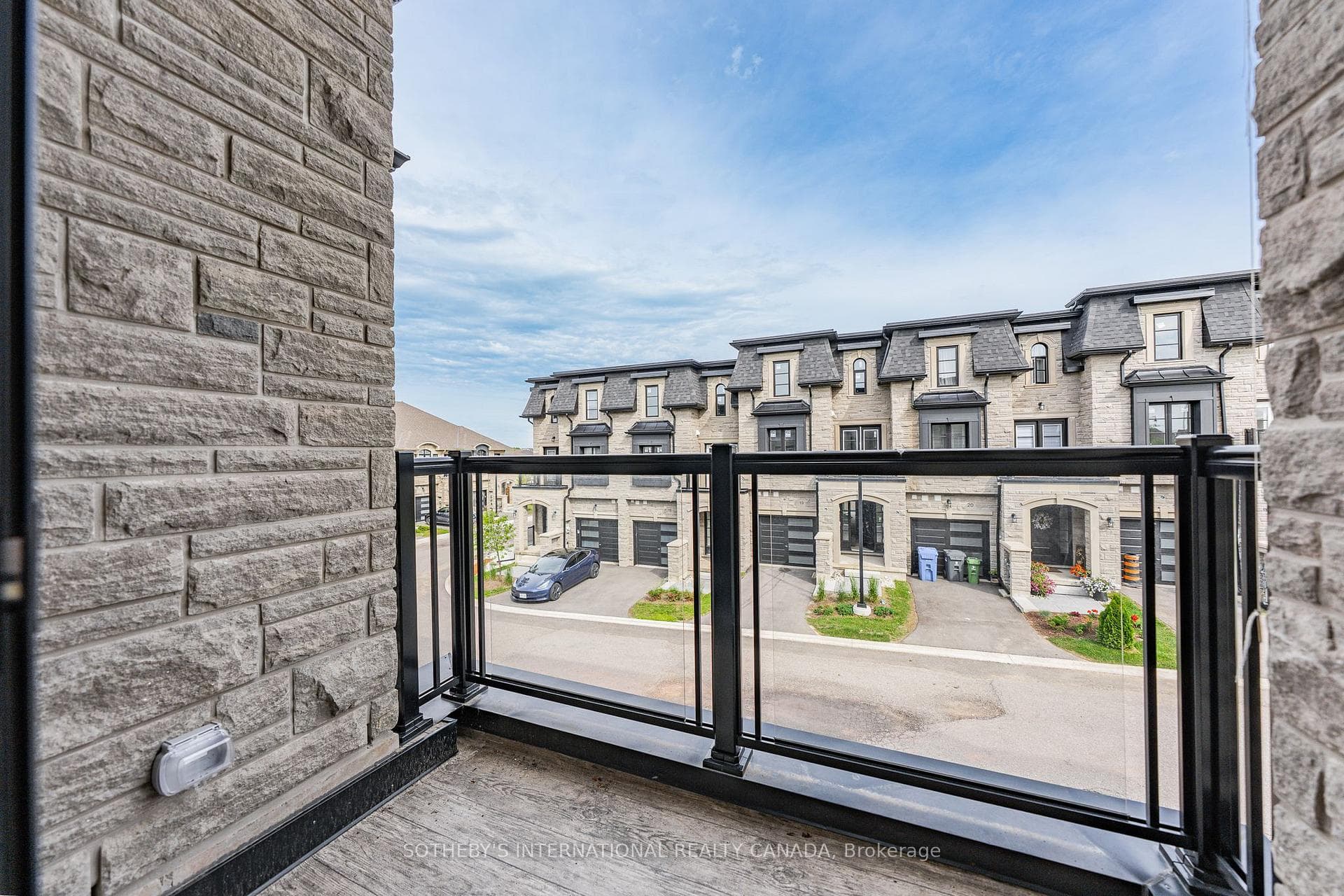 675 Victoria Road Unit 24 photo 14