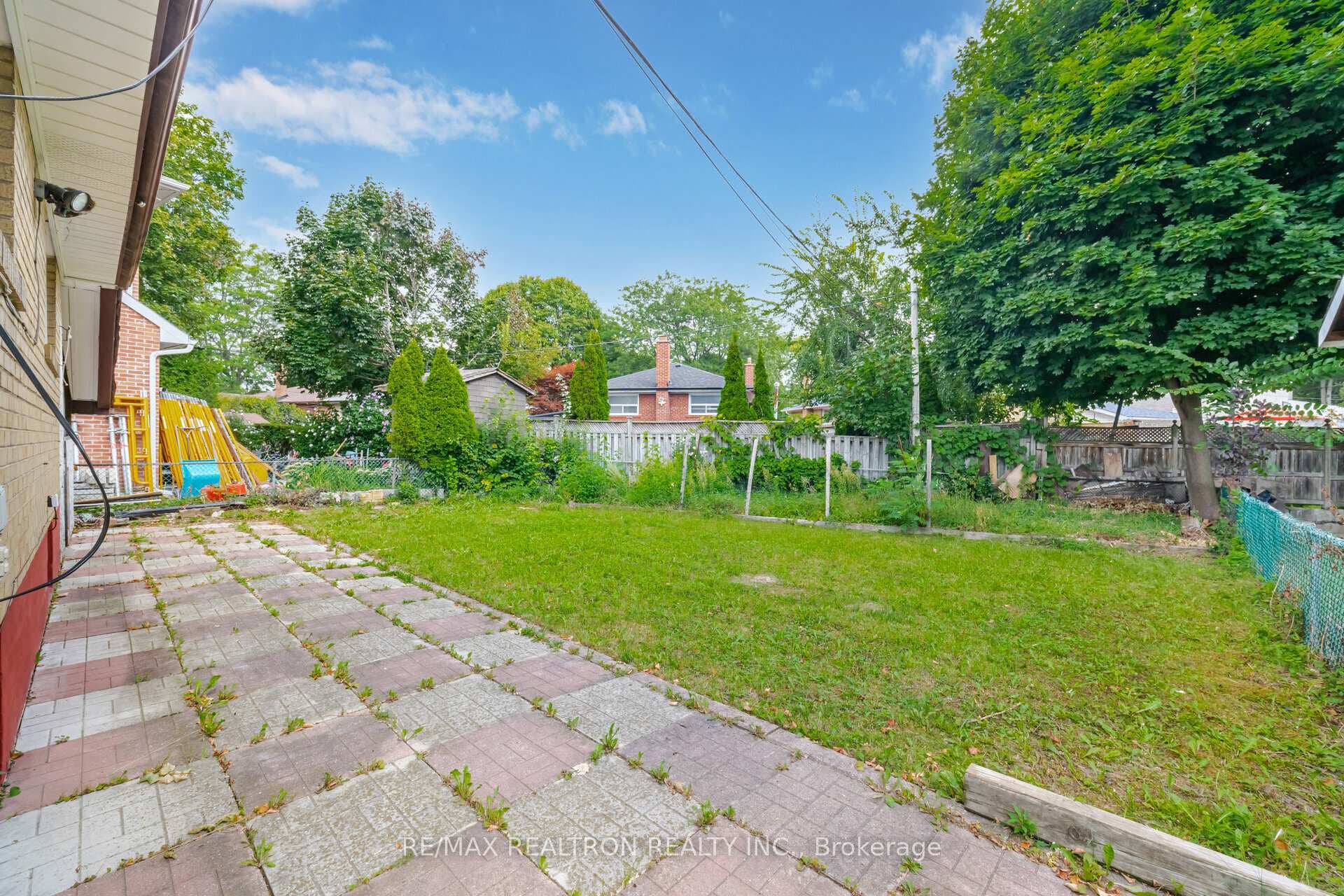 726 Brimorton Drive photo 38