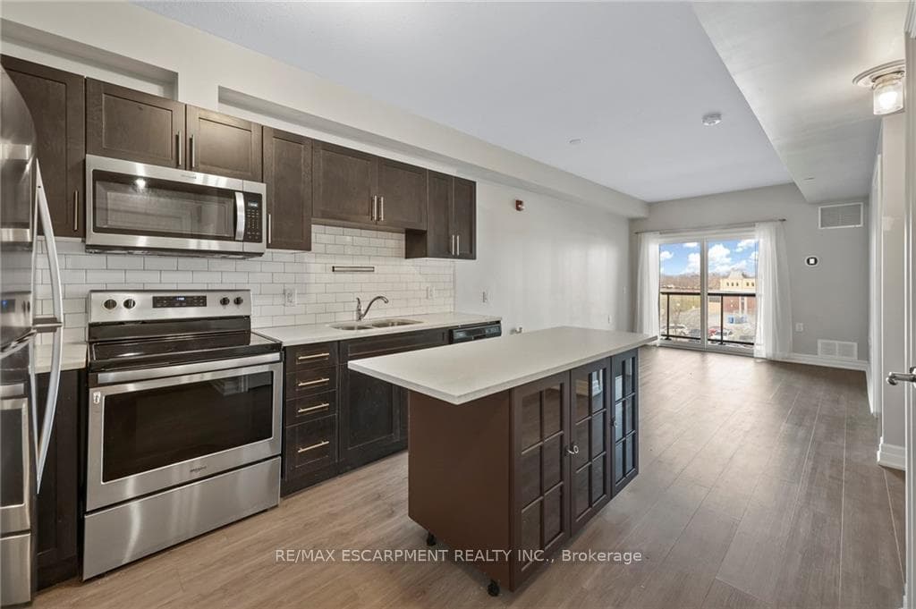 212 Lakeport Road Unit 312 photo 8